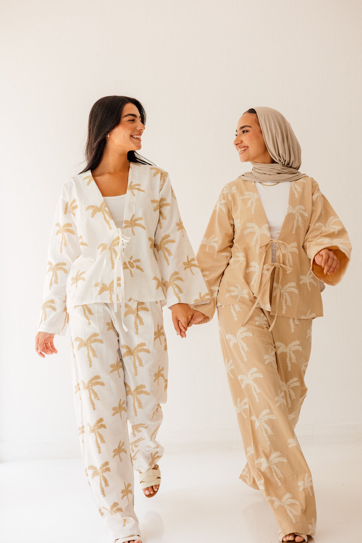 Palma Embroidery Set in White