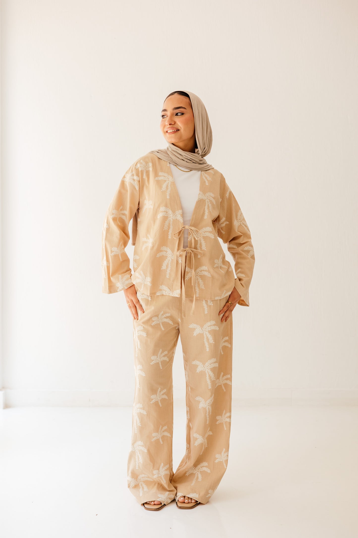 Palma Embroidery Set in Beige