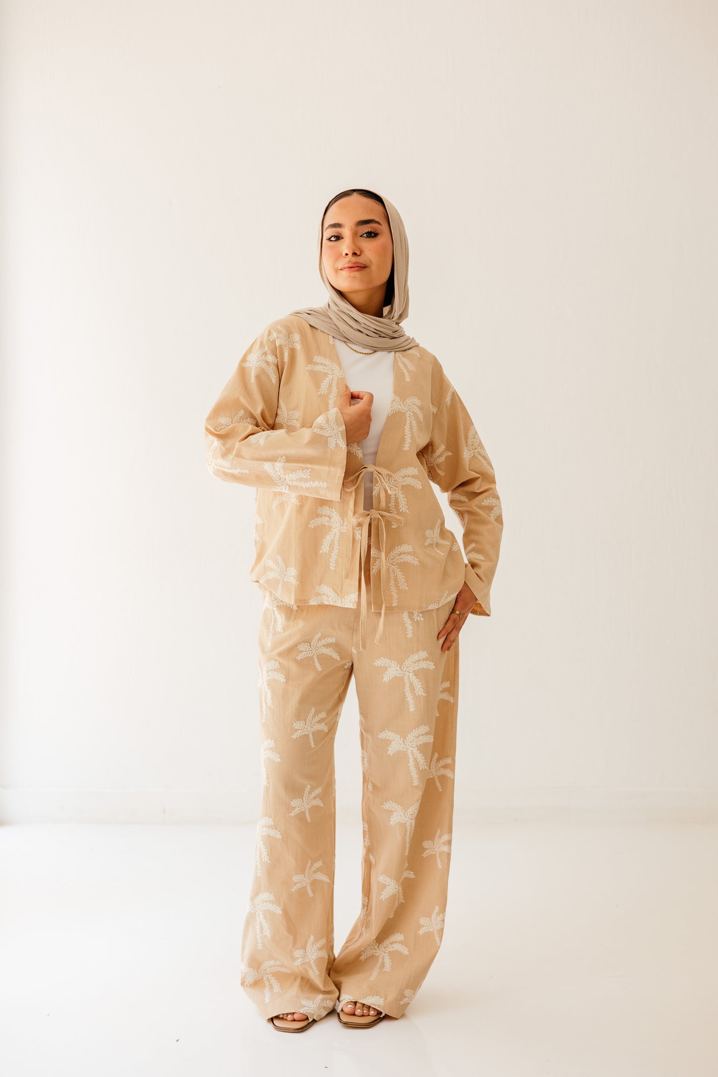 Palma Embroidery Set in Beige