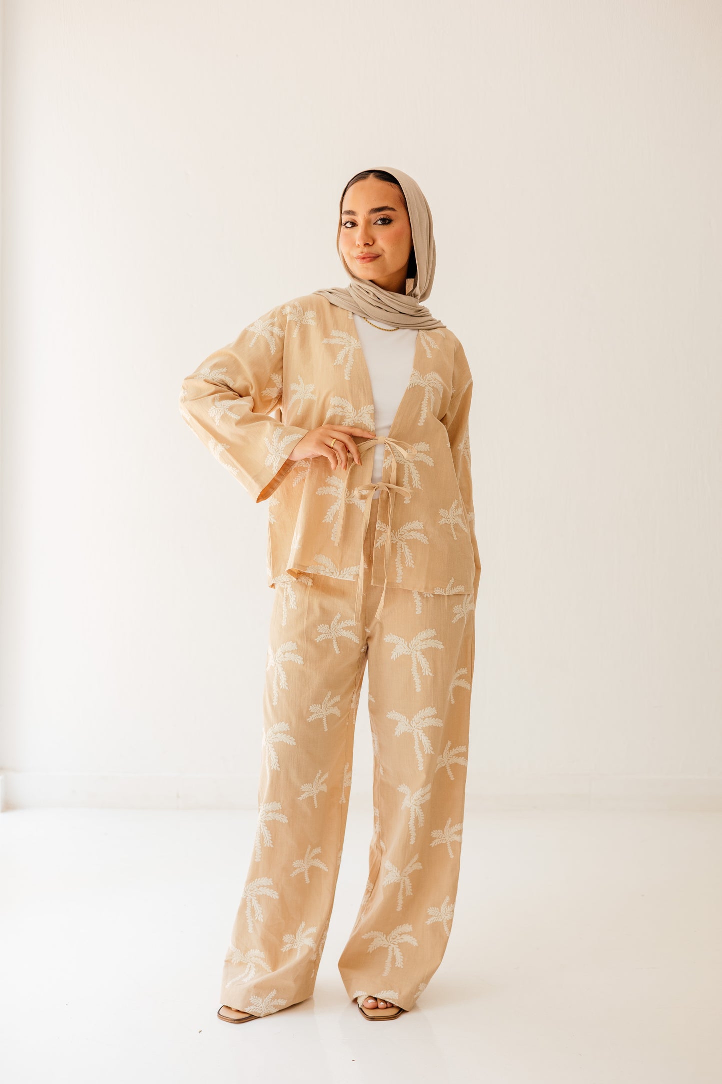 Palma Embroidery Set in Beige