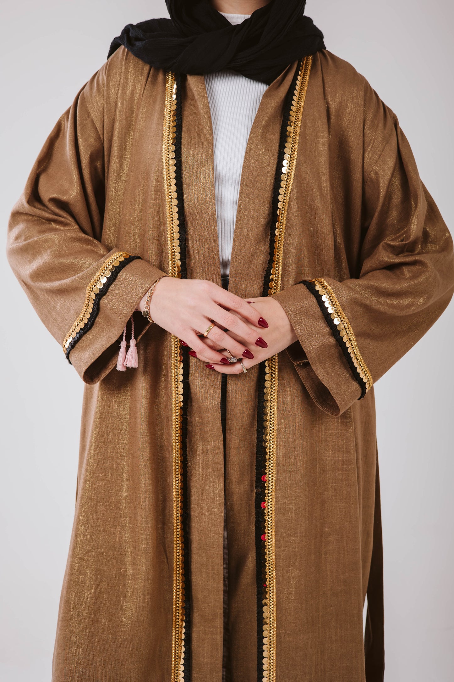 Sahar Kaftan in Bronze