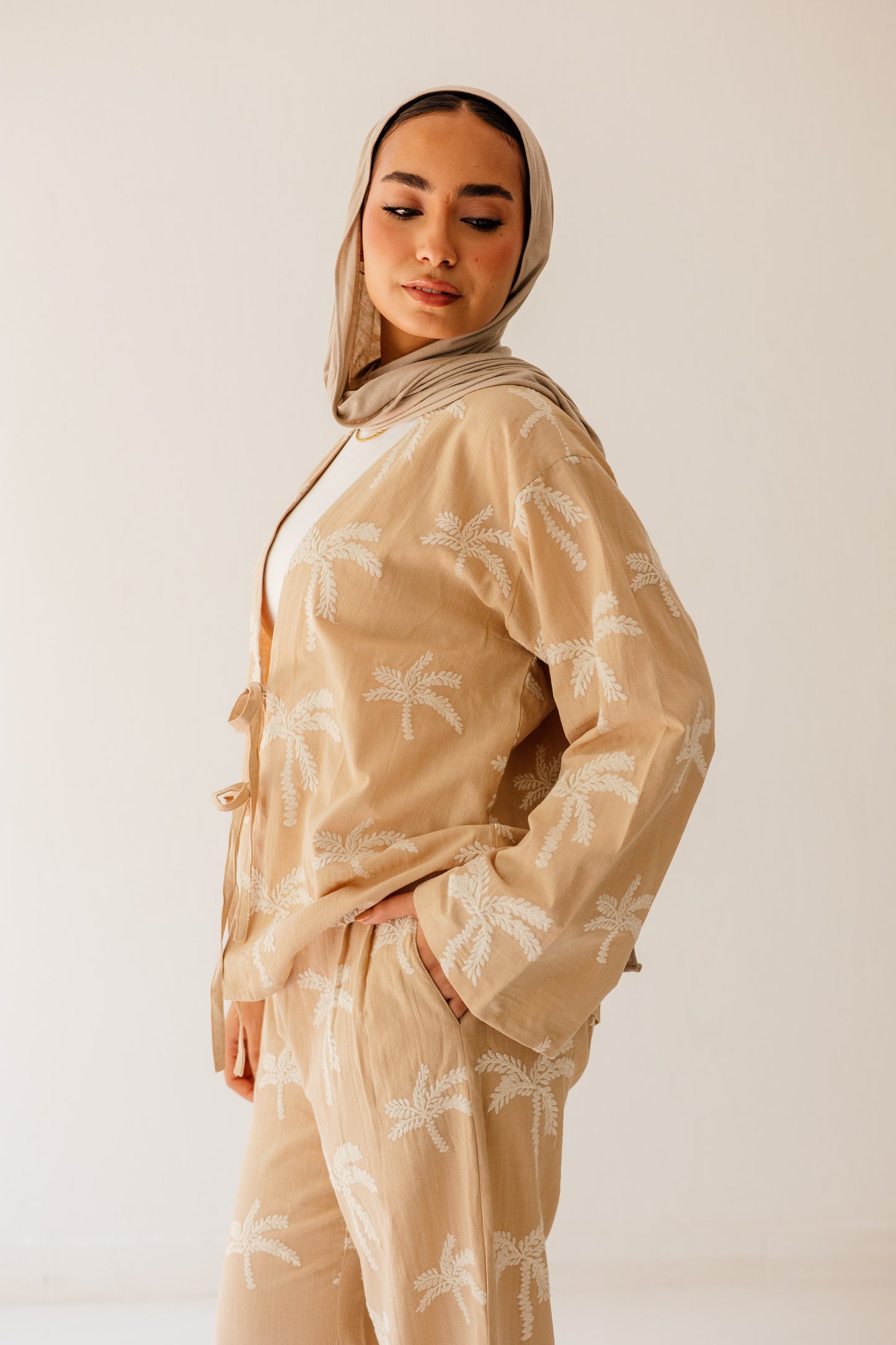 Palma Embroidery Set in Beige