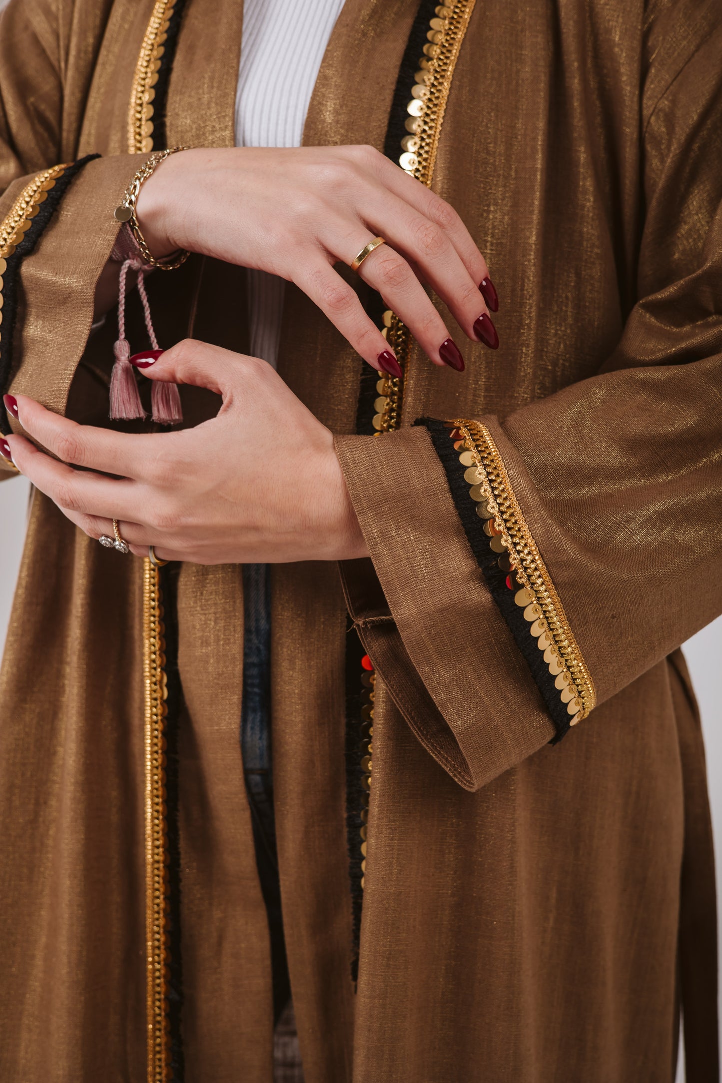 Sahar Kaftan in Bronze