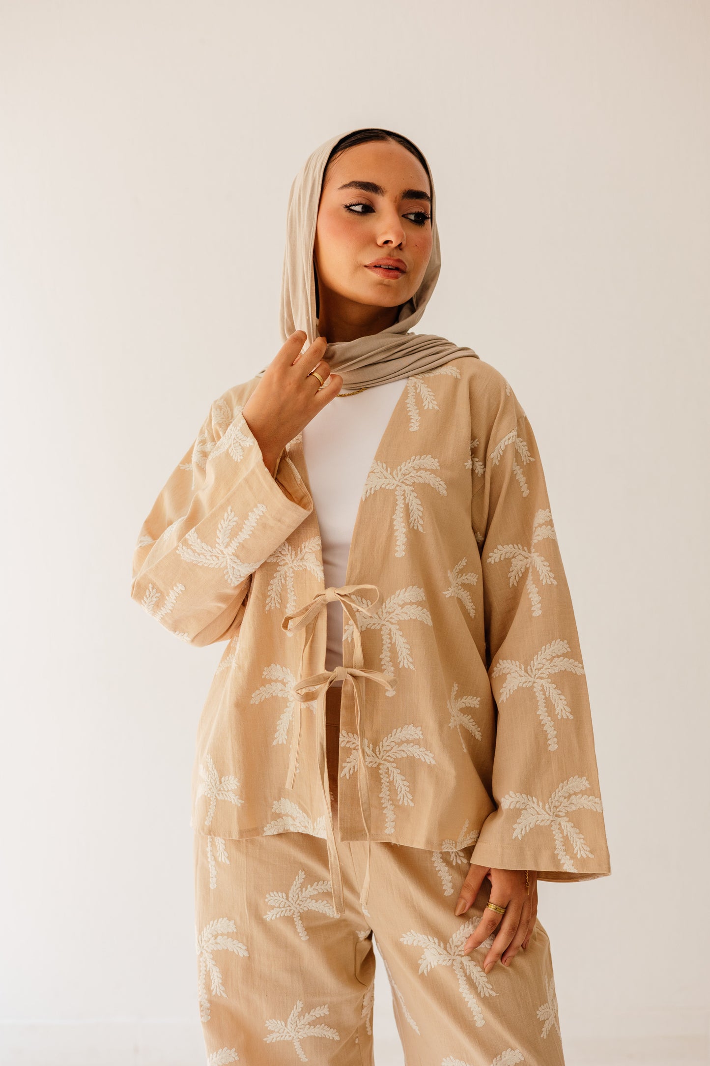 Palma Embroidery Set in Beige