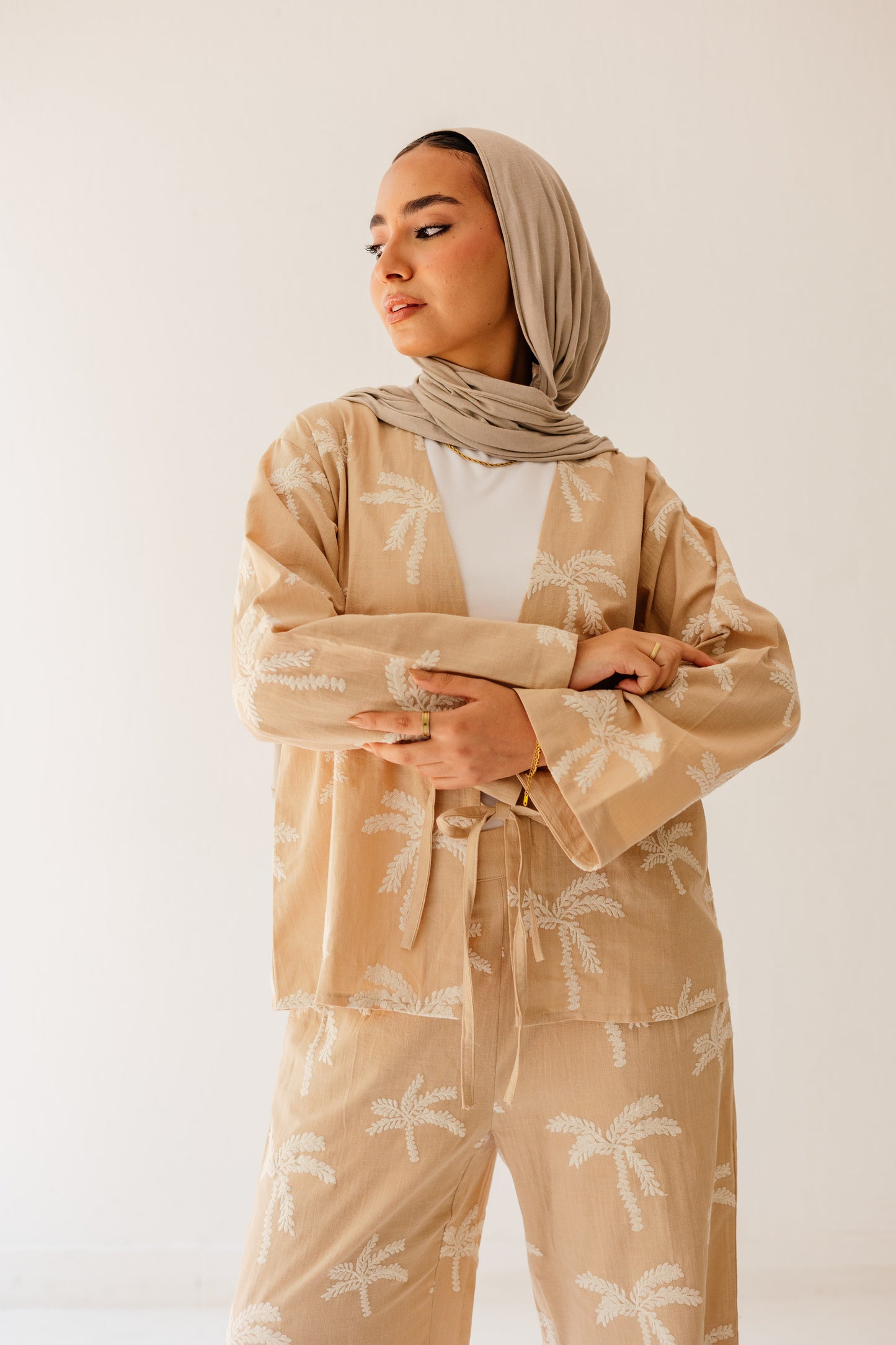 Palma Embroidery Set in Beige
