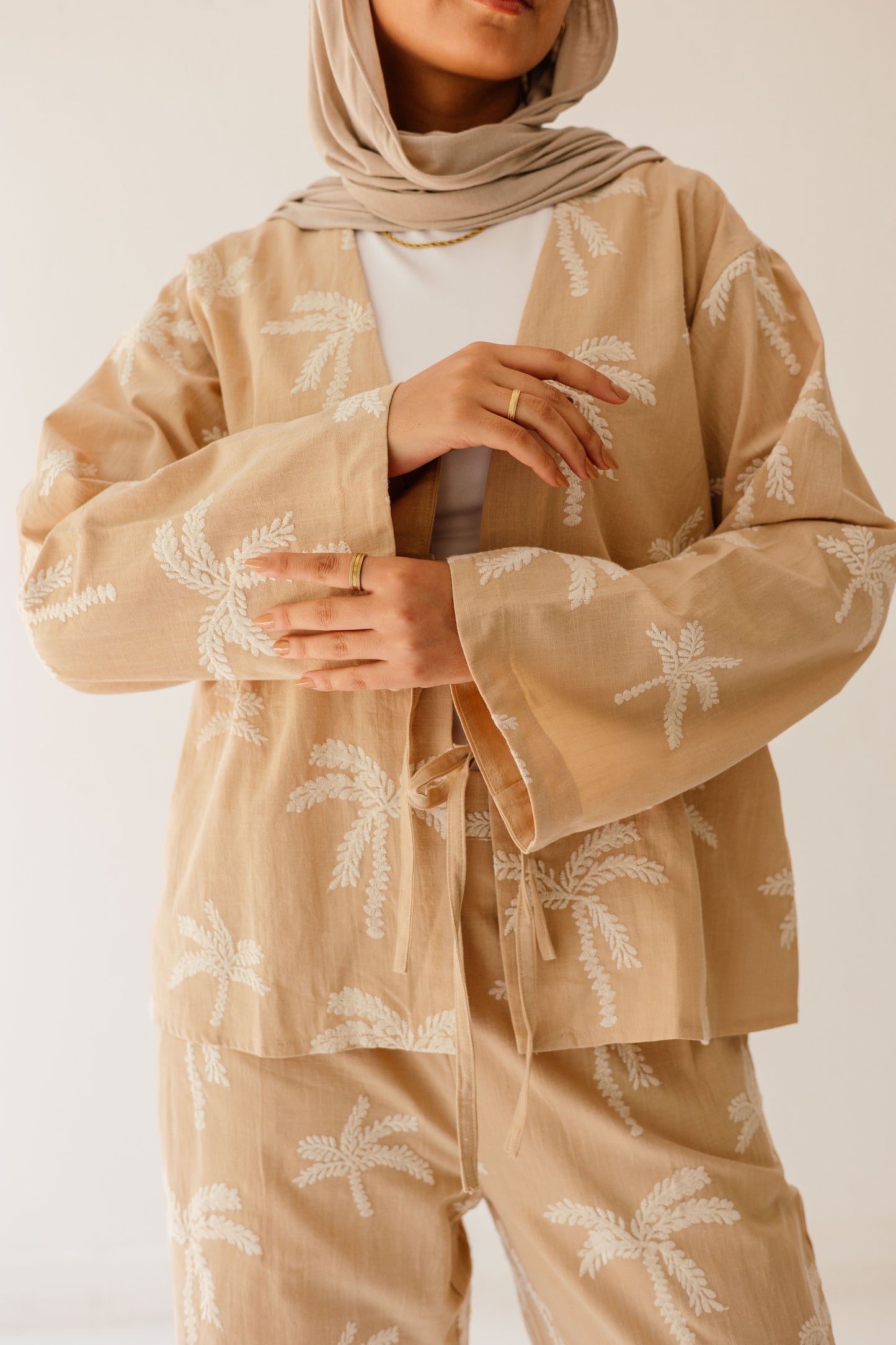Palma Embroidery Set in Beige