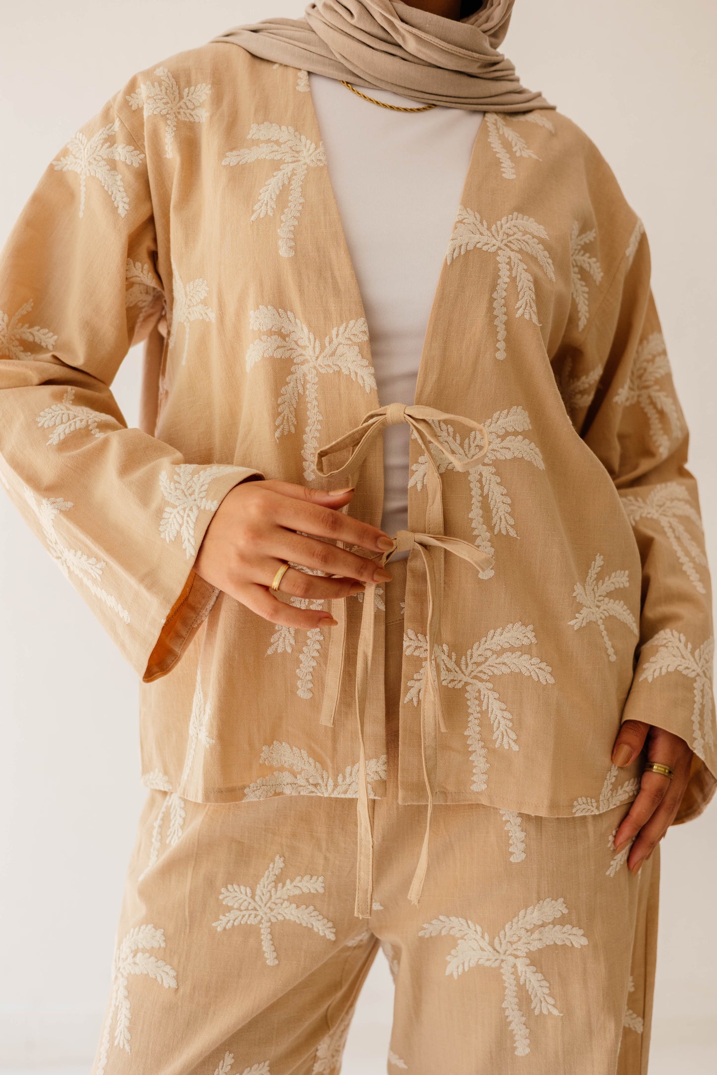 Palma Embroidery Set in Beige