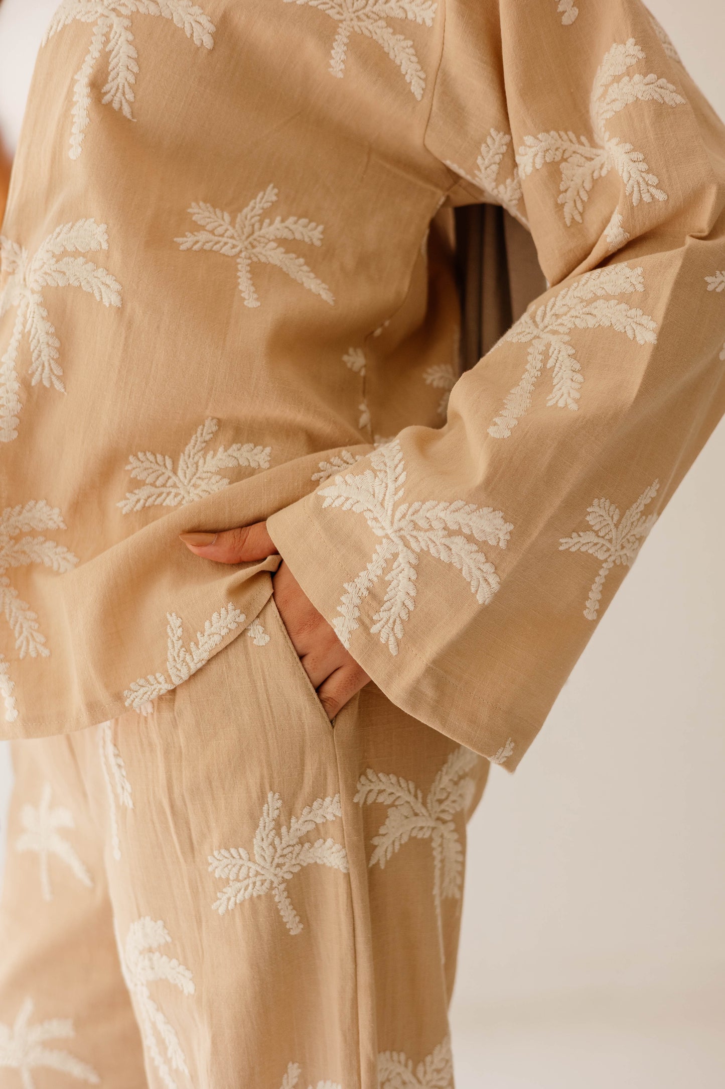 Palma Embroidery Set in Beige