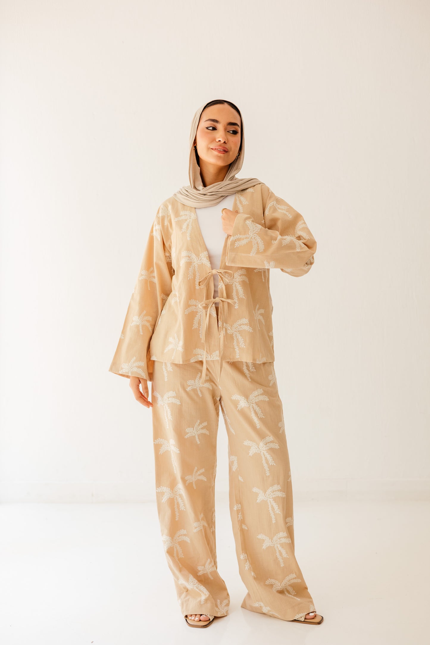 Palma Embroidery Set in Beige