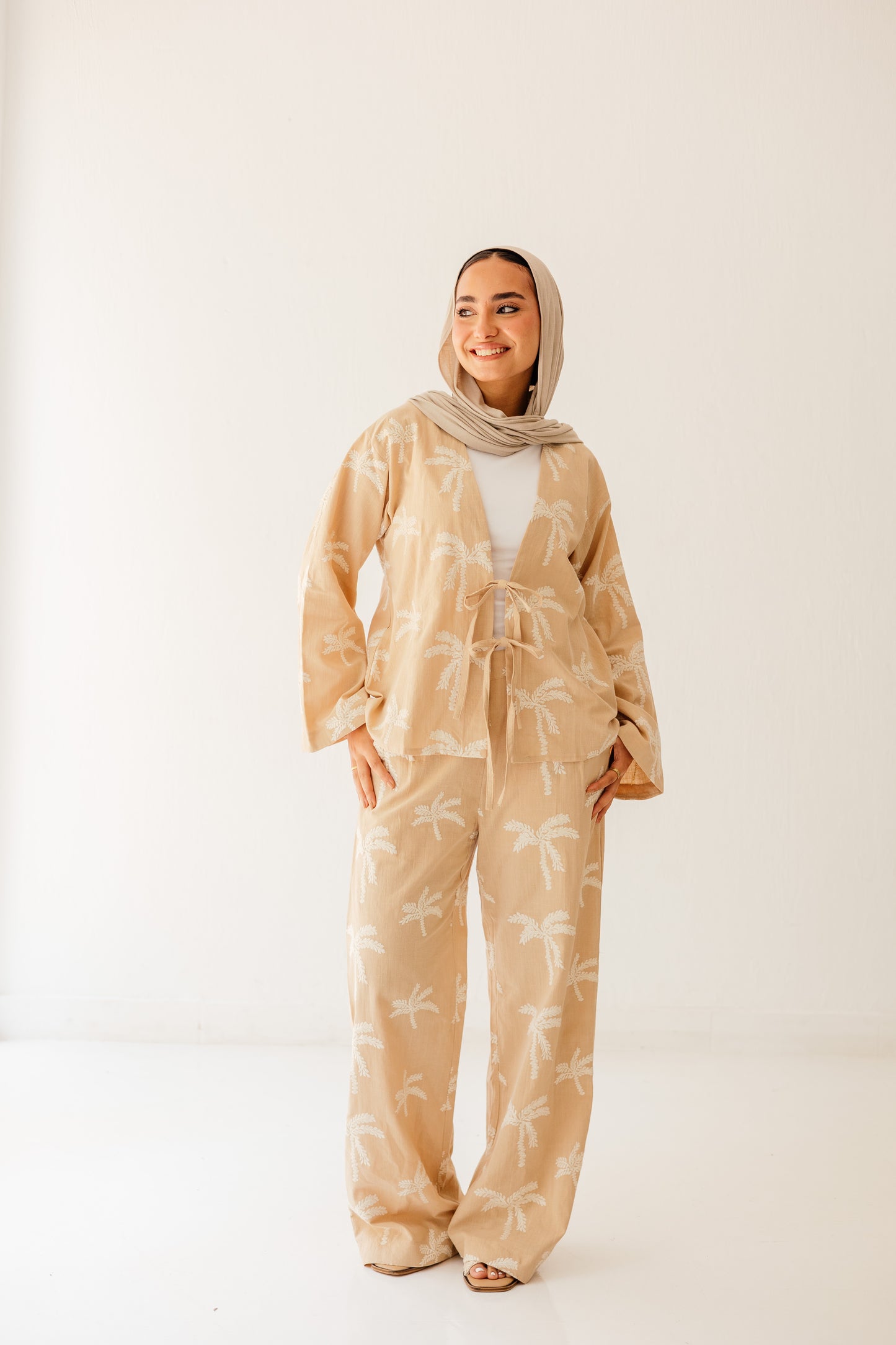 Palma Embroidery Set in Beige