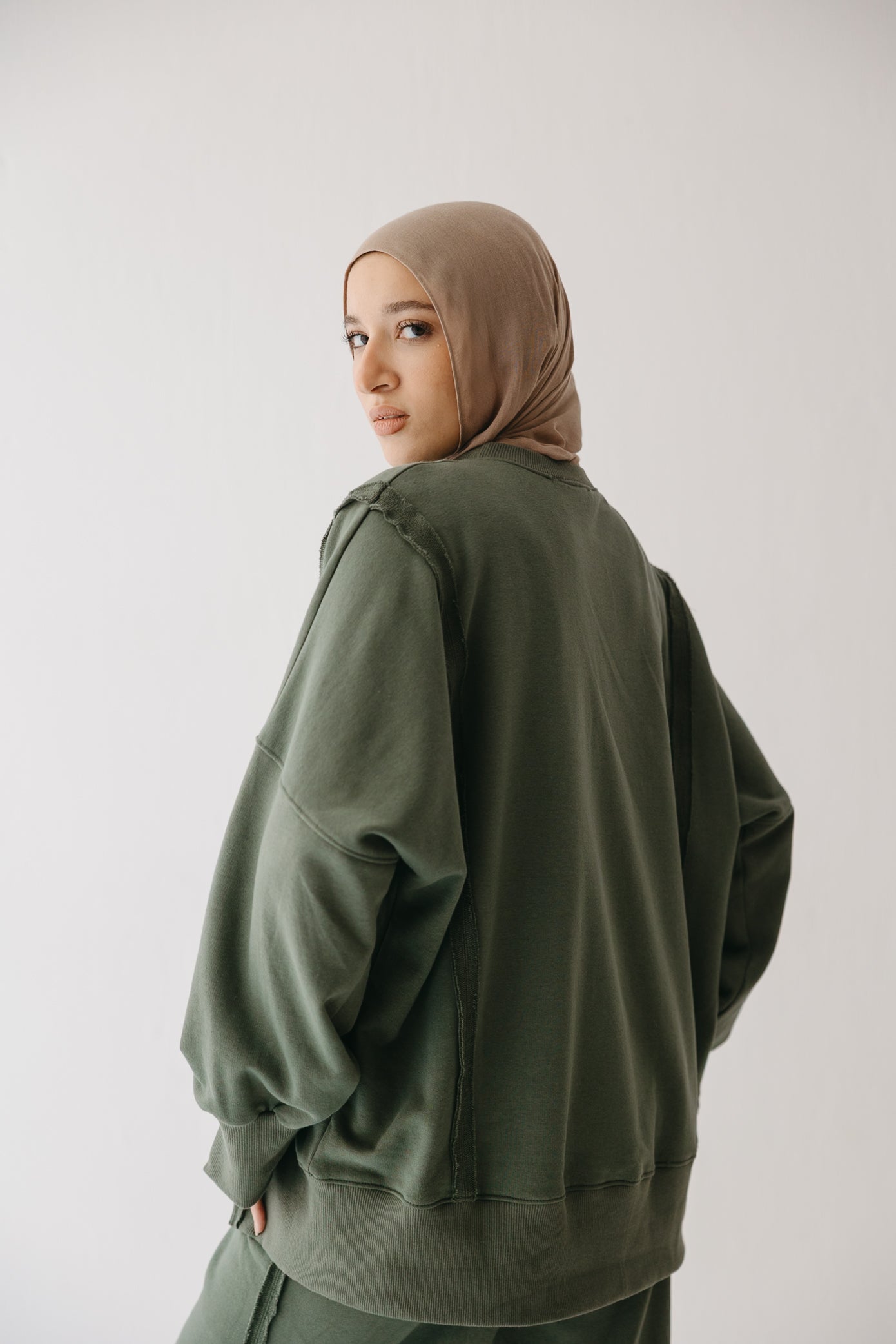 The Ease Lounge Set in Olive
