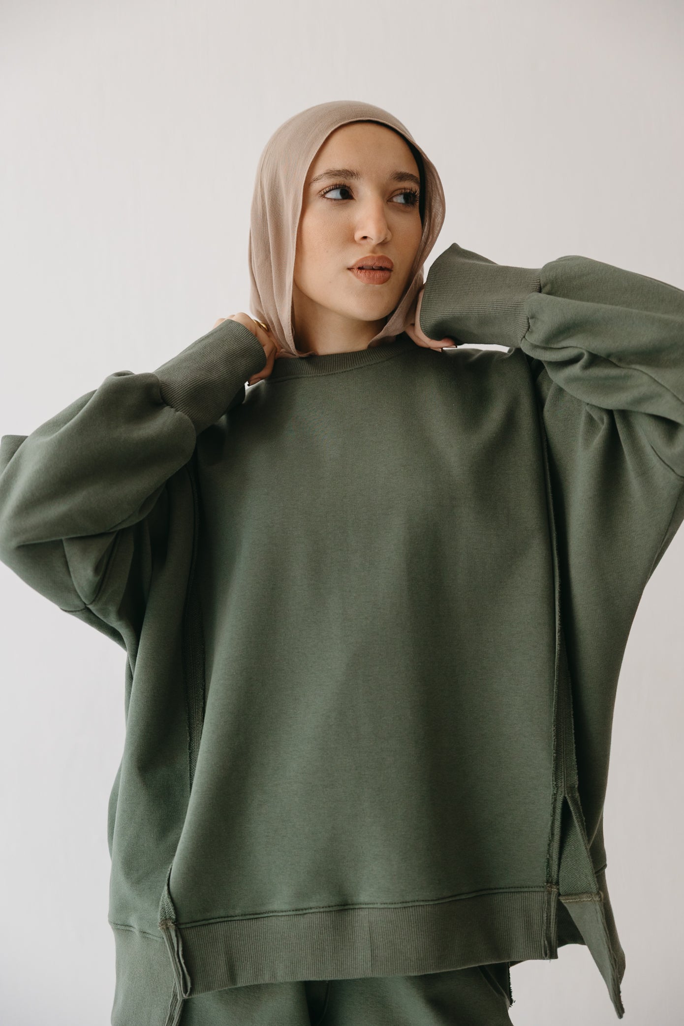 The Ease Lounge Set in Olive