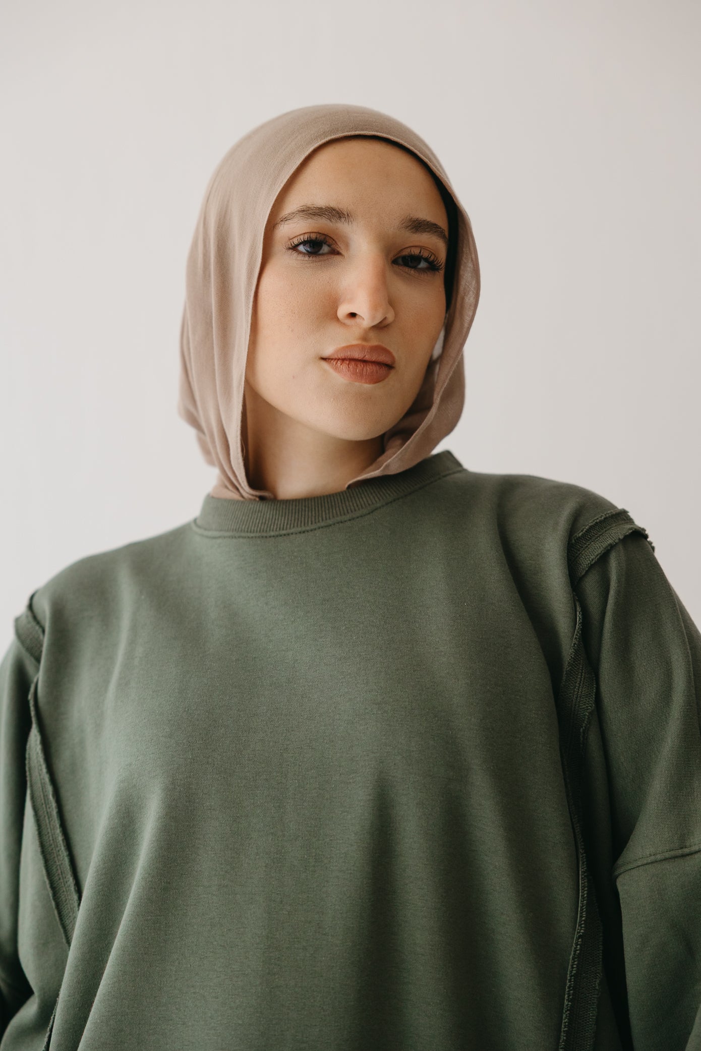 The Ease Lounge Set in Olive