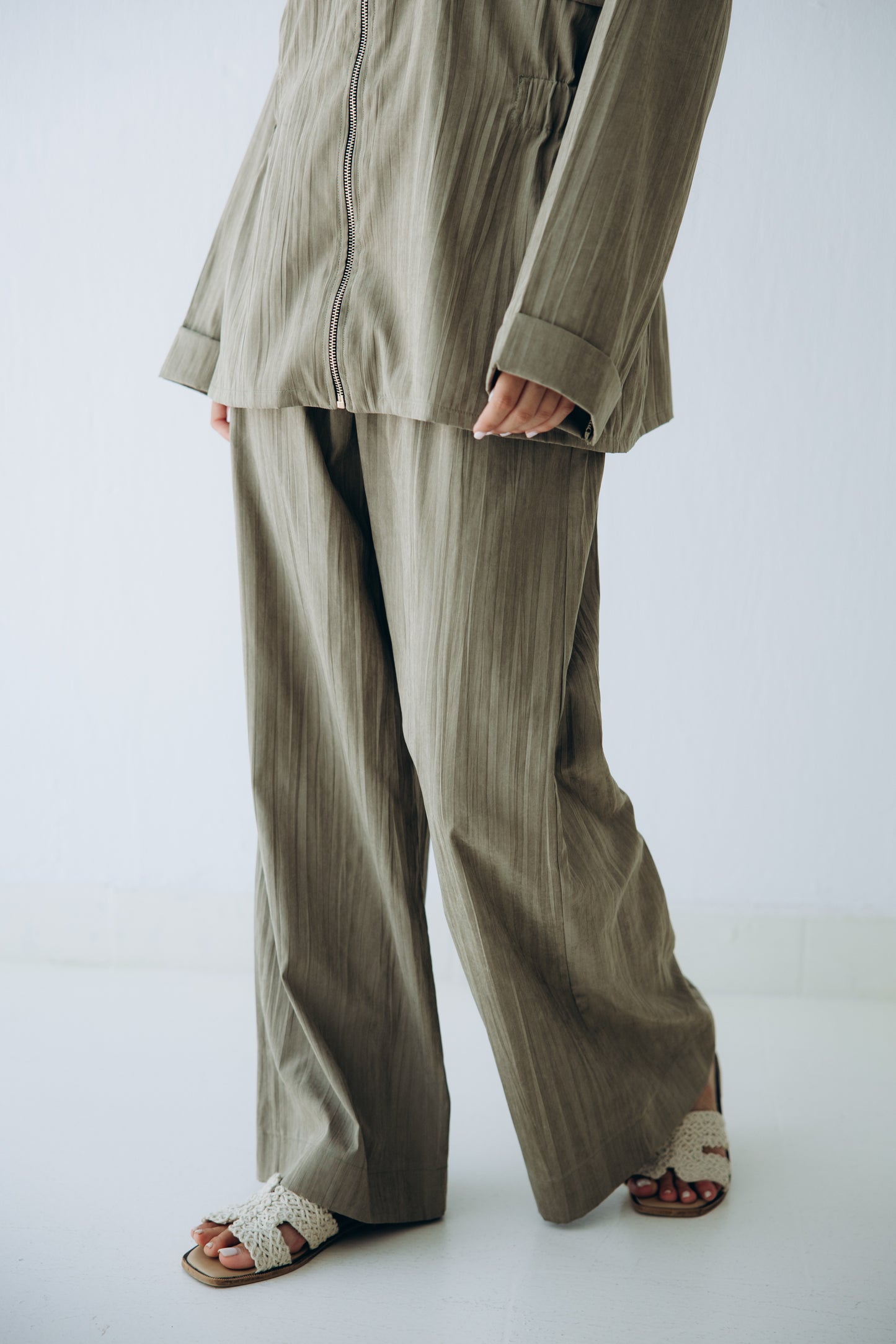 Ease Set in Olive