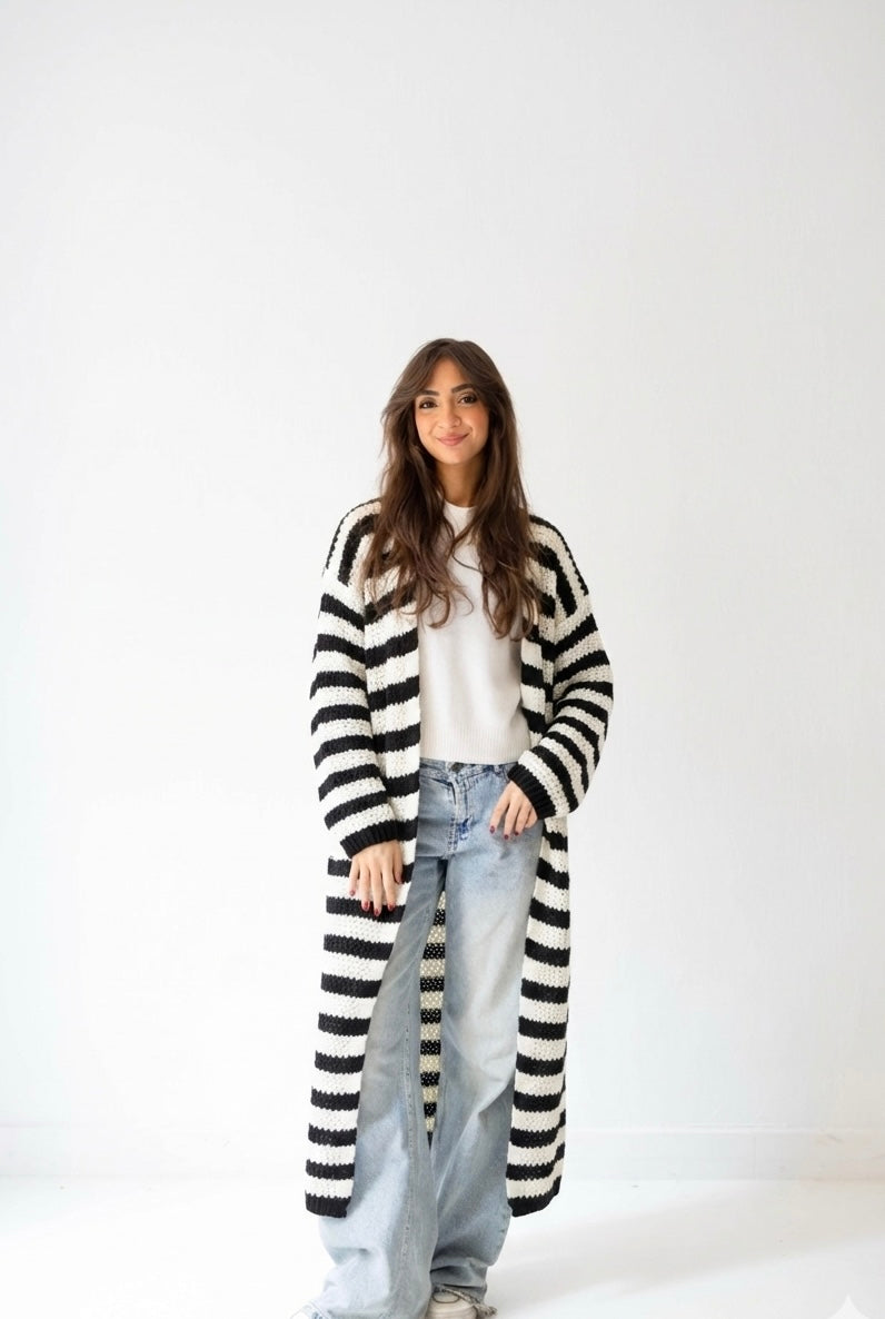 Wave Line Cardigan in Black