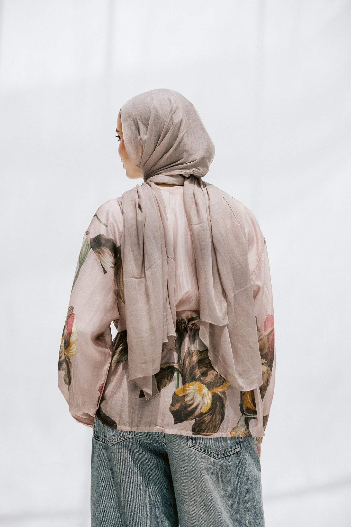 Jardin Blouse in Almond