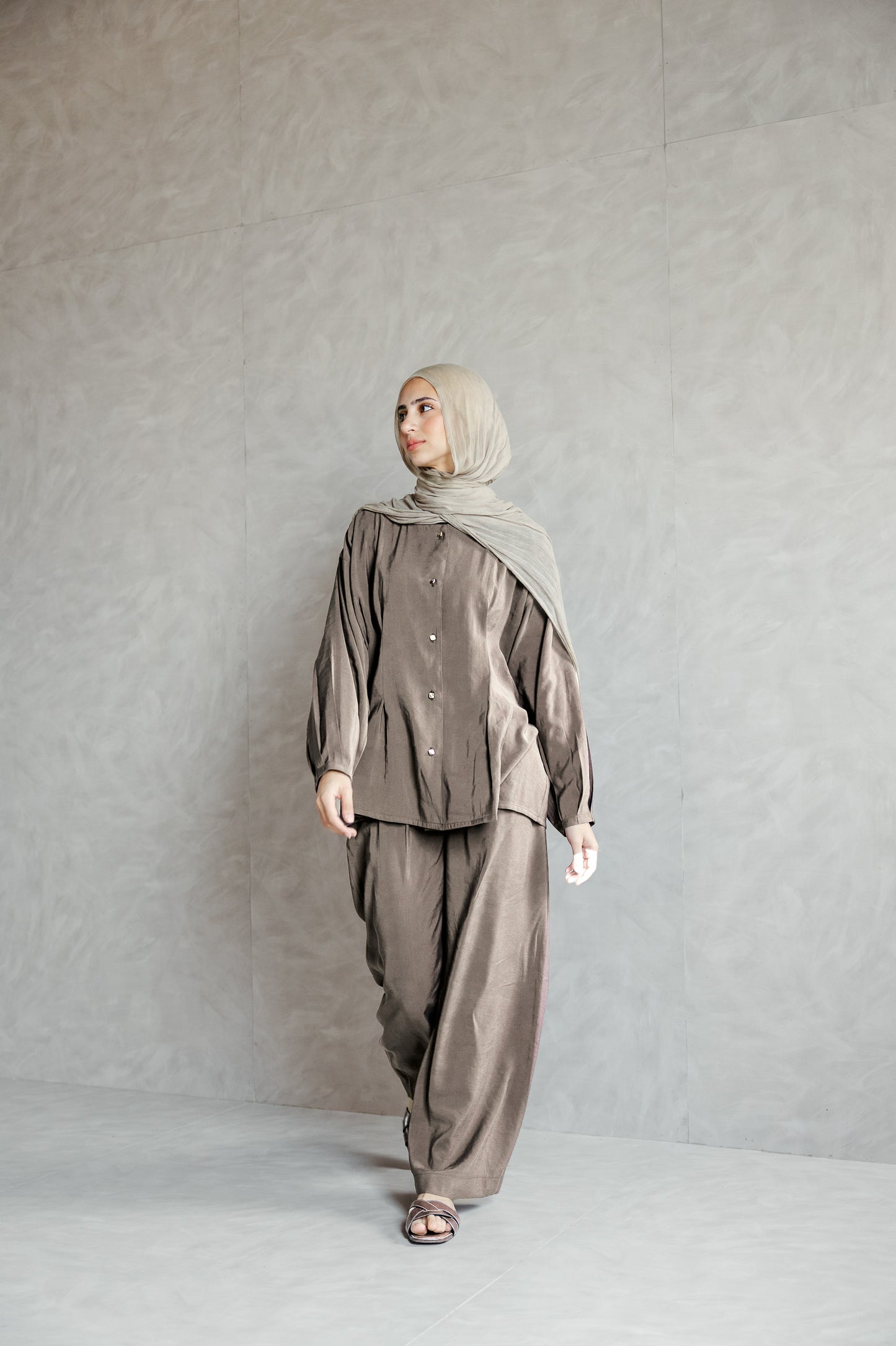 Celéne Set in Olive Beige