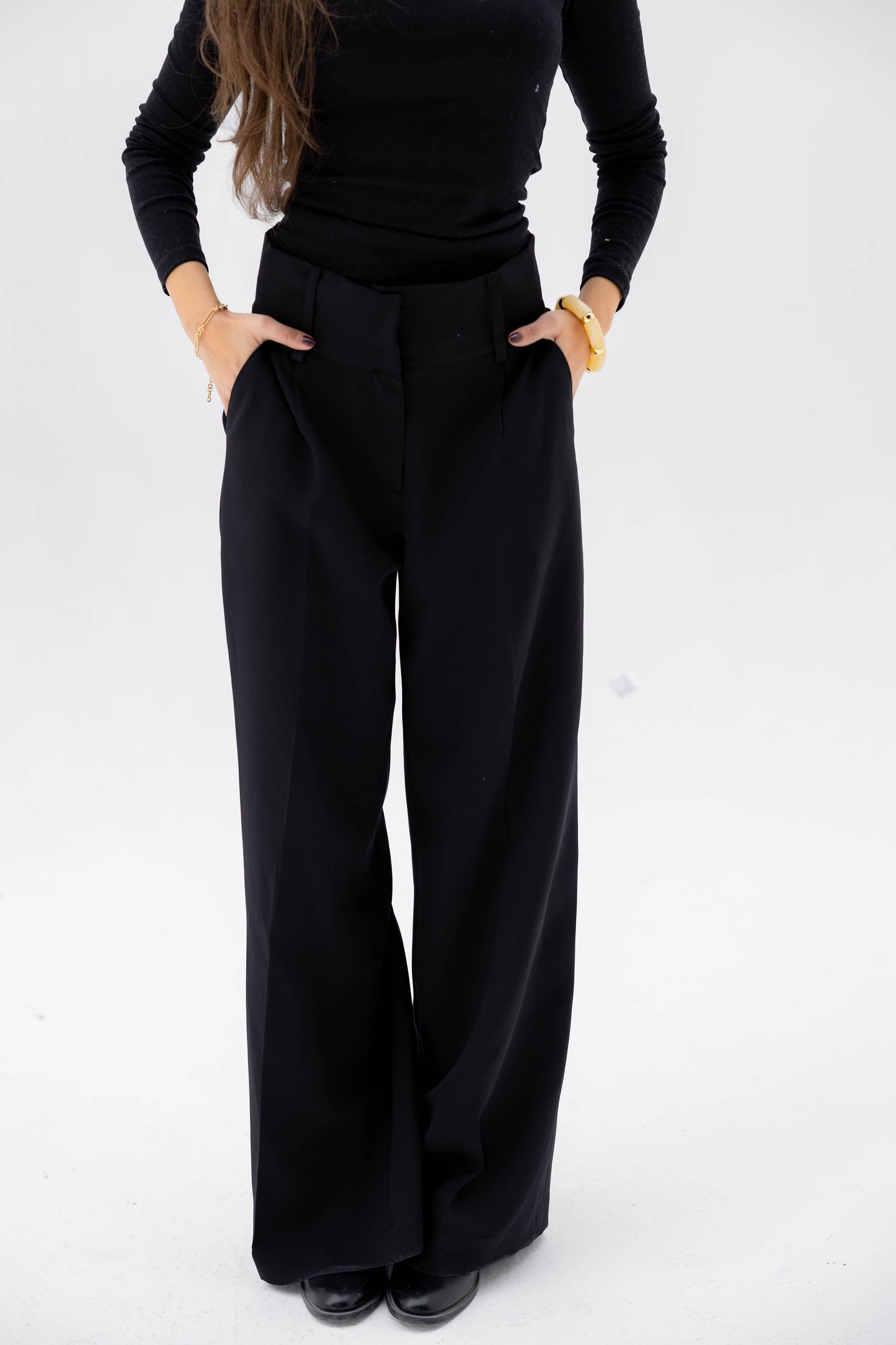 The Mono Wide-Leg Pants in Black