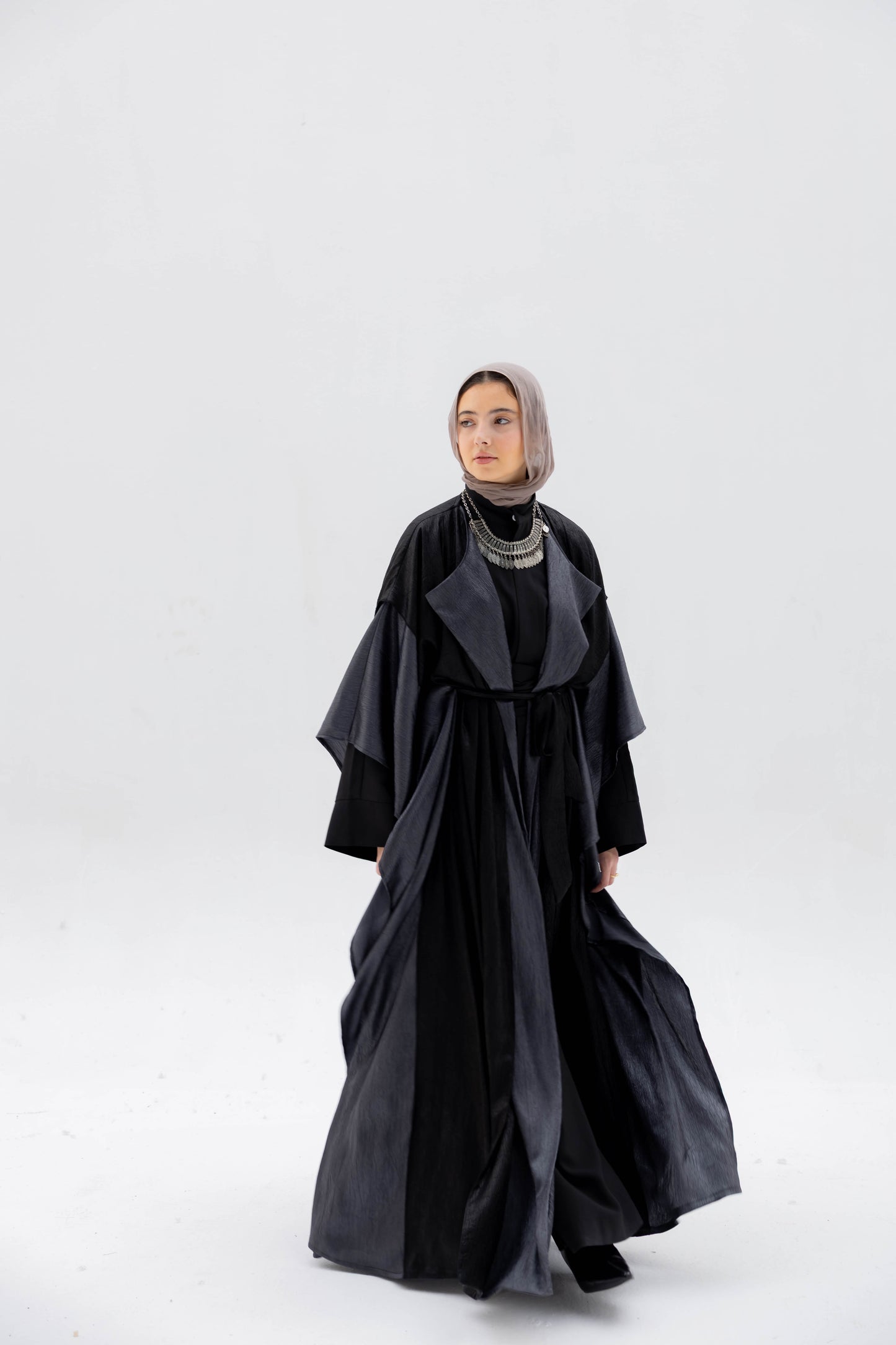 Majlis Kaftan in Black