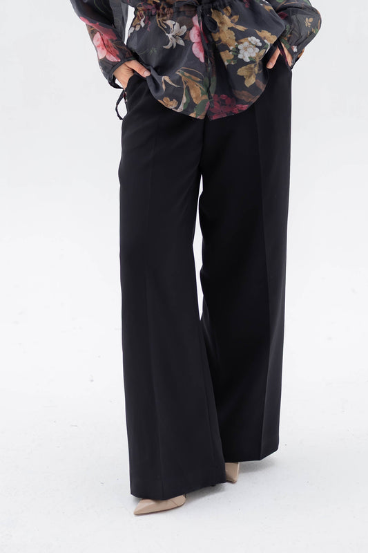 The Mono Wide-Leg Pants in Black