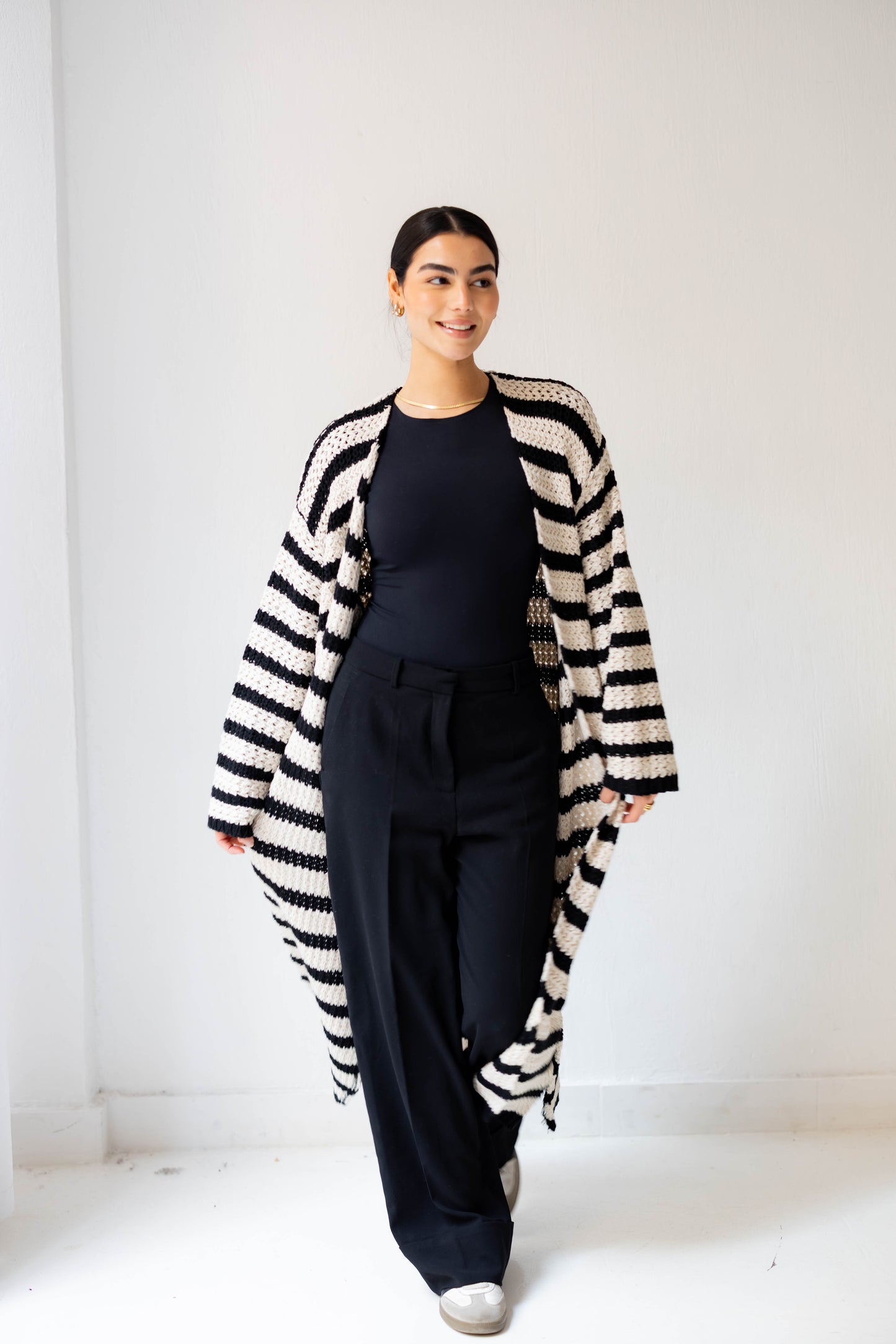 Wave Line Cardigan in Black