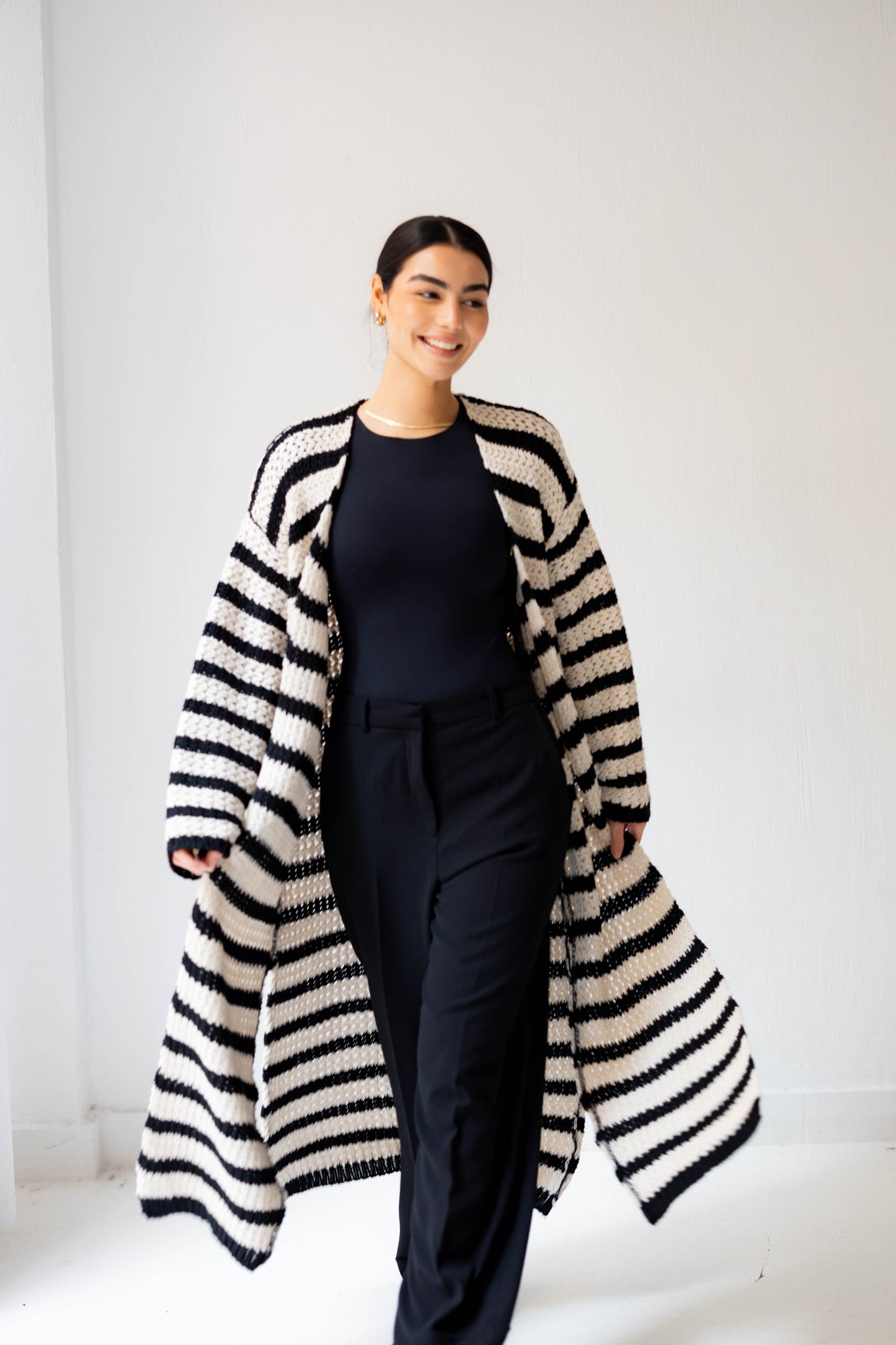 Wave Line Cardigan in Black
