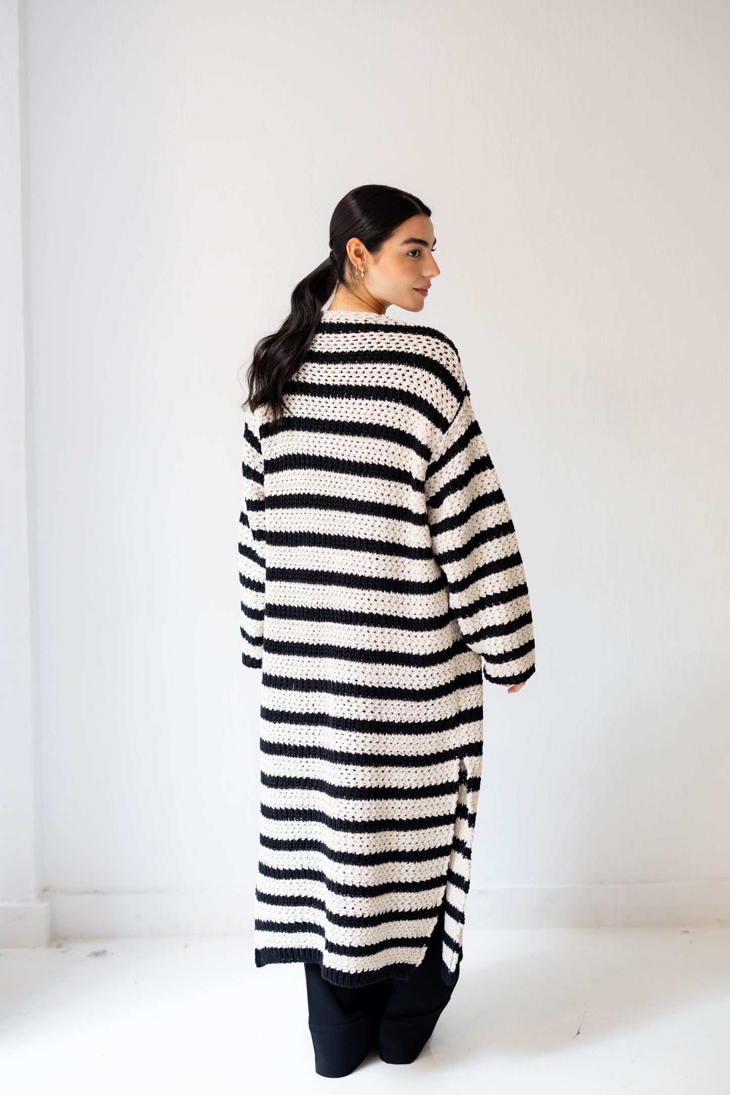 Wave Line Cardigan in Black