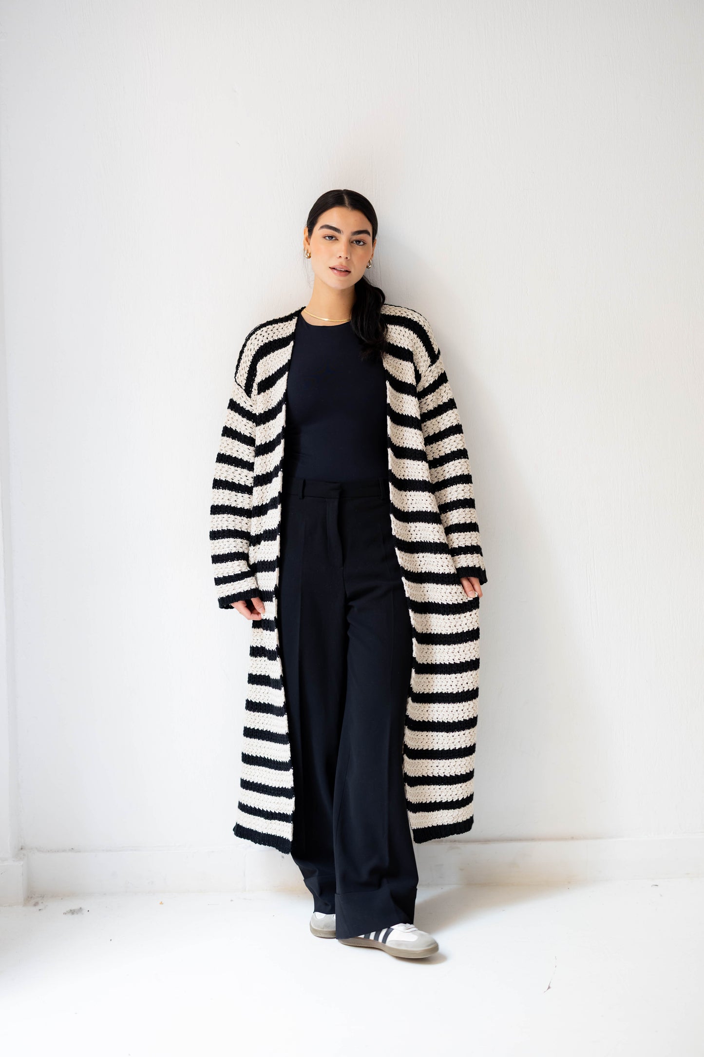 Wave Line Cardigan in Black