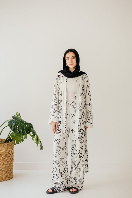 Garden Grace Set in Black
