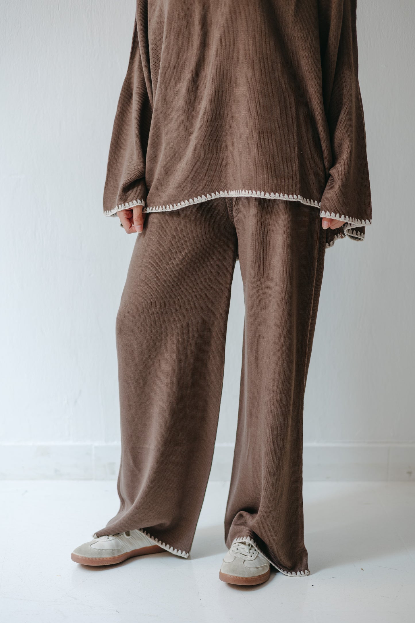 The Cozy Edge Set in Mocha