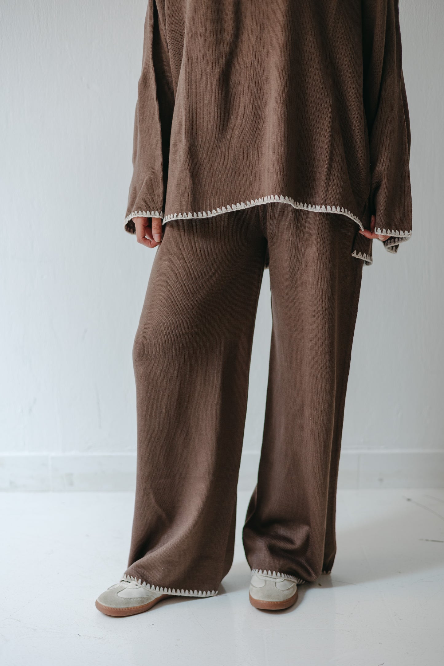 The Cozy Edge Set in Mocha