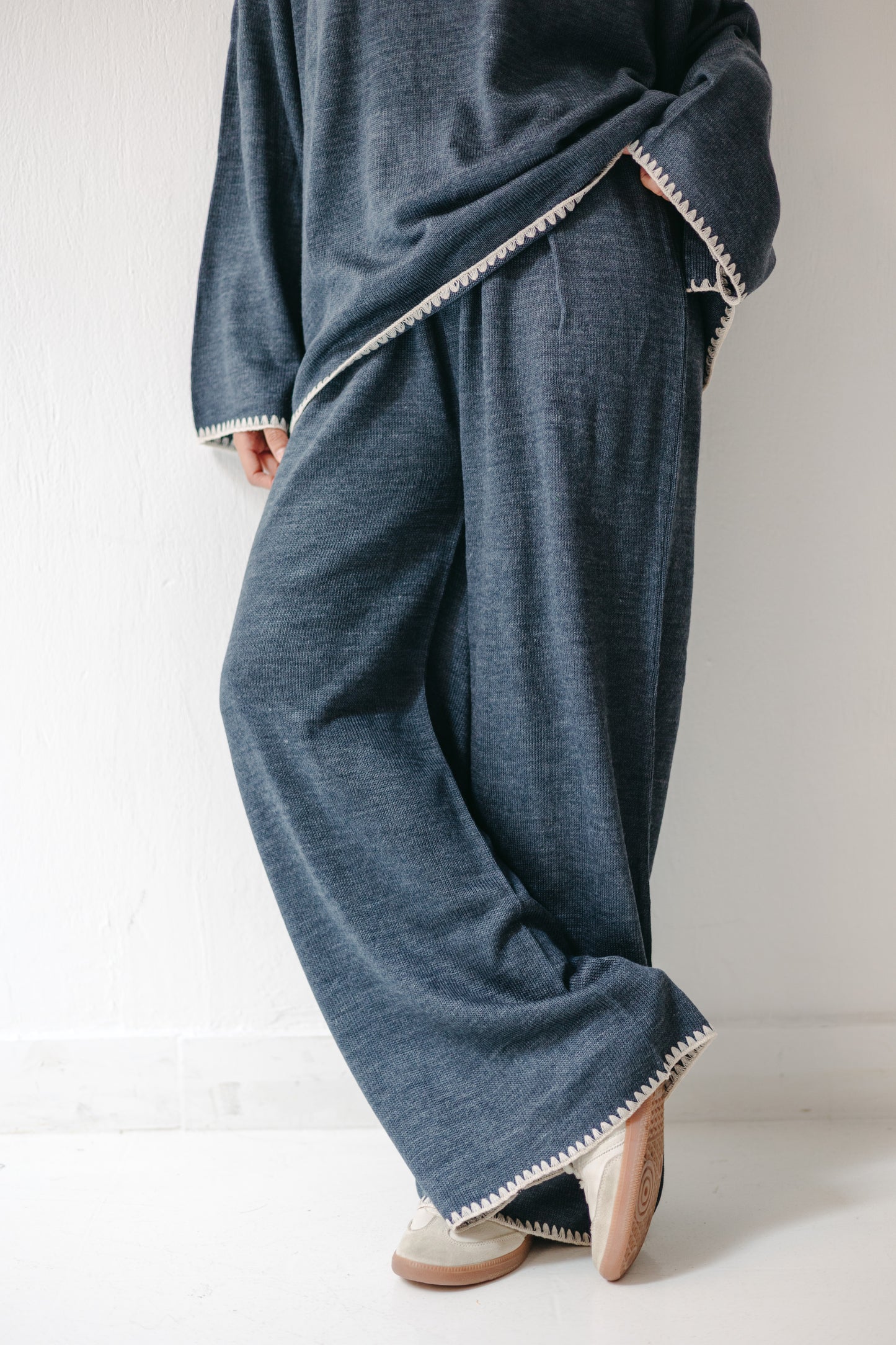 The Cozy Edge Set in Navy