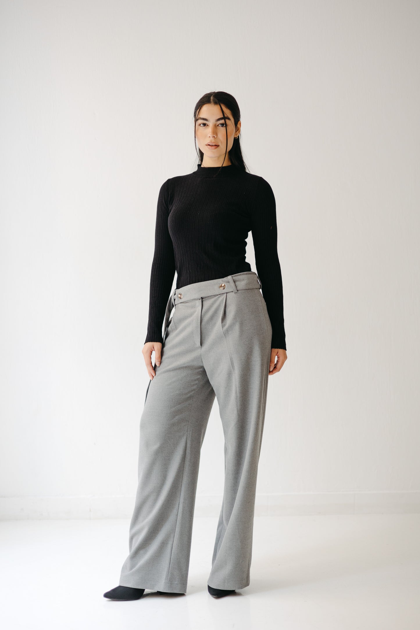 The Form Trousers in Gray