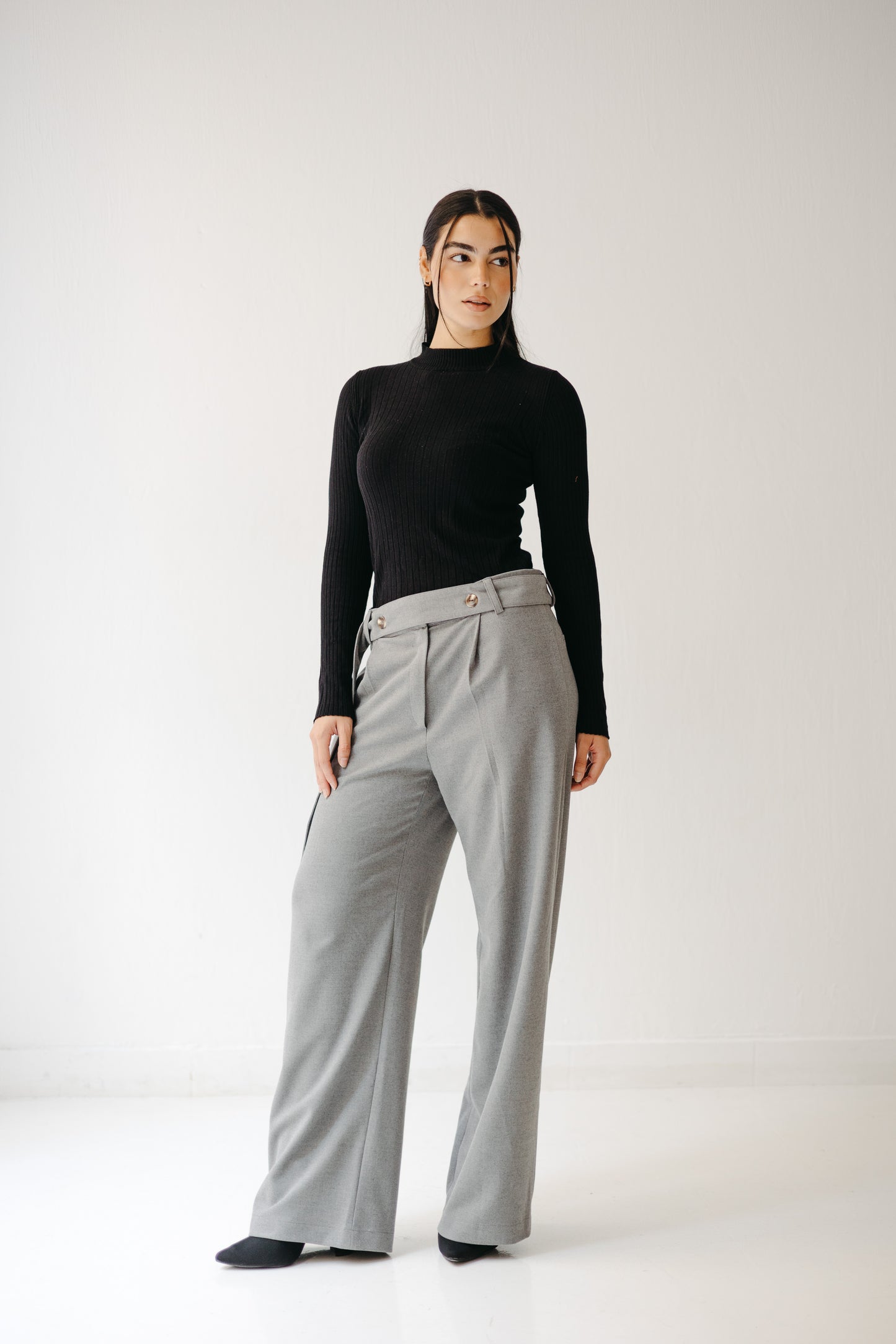 The Form Trousers in Gray