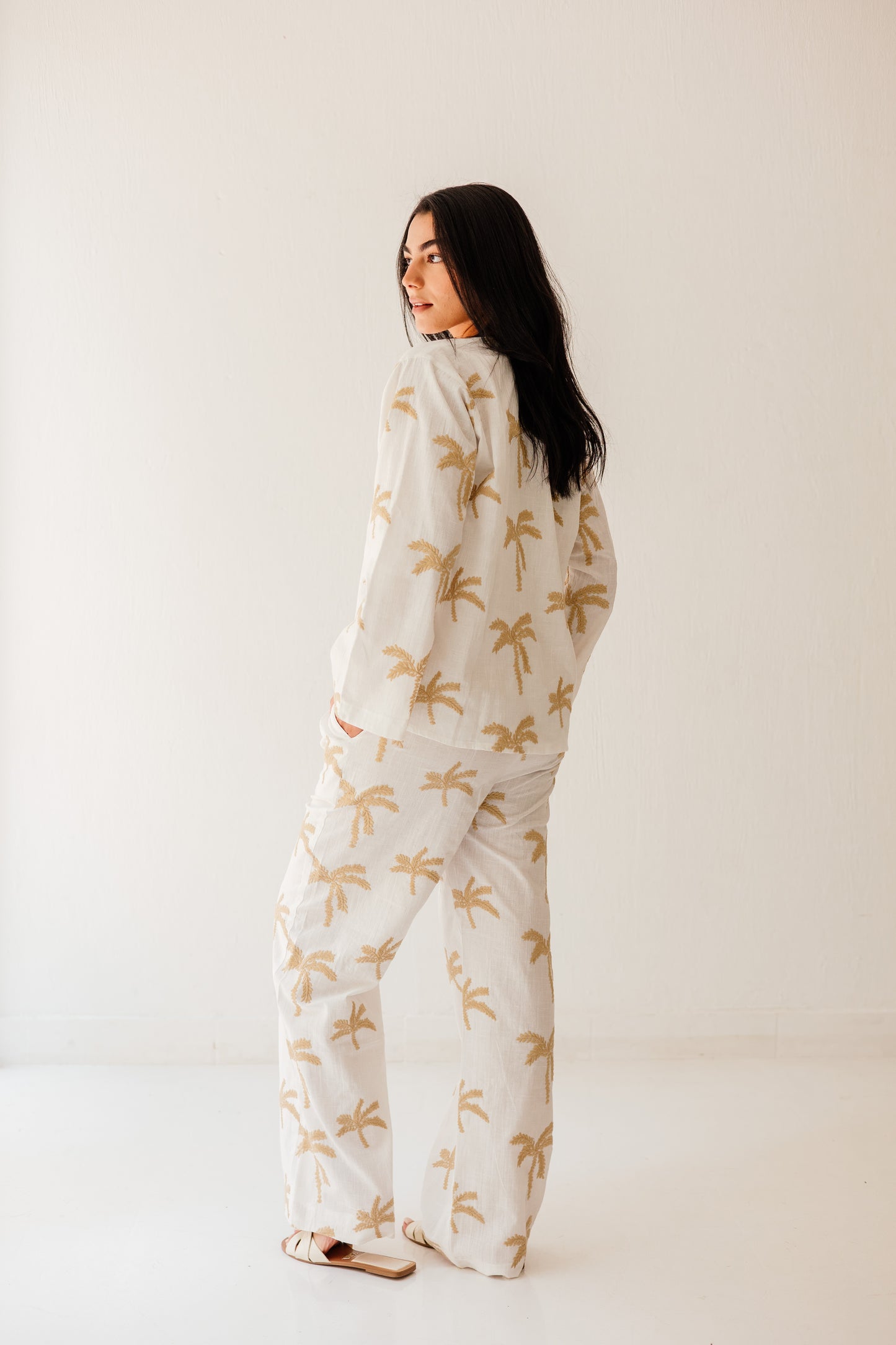 Palma Embroidery Set in White