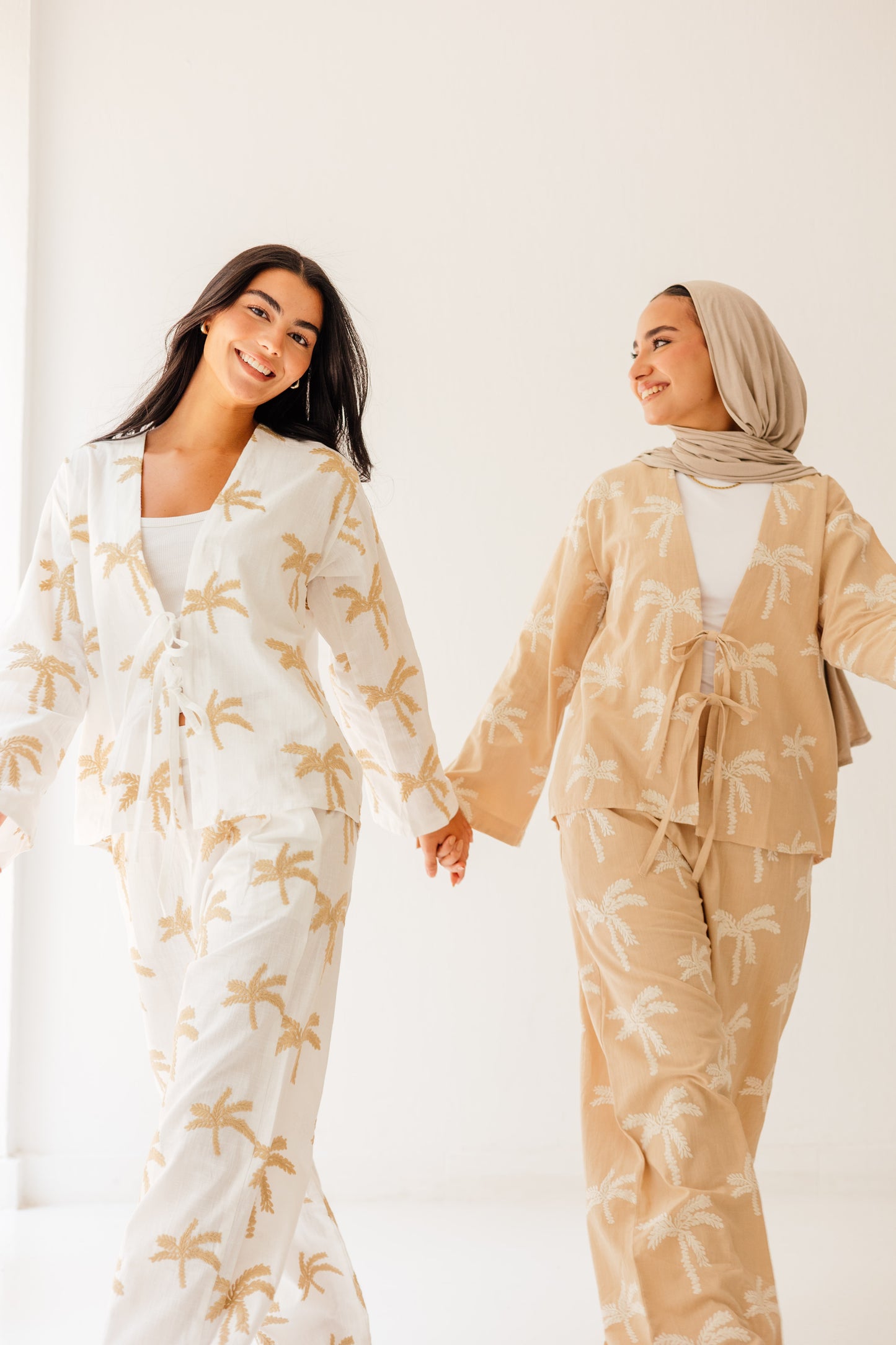 Palma Embroidery Set in White
