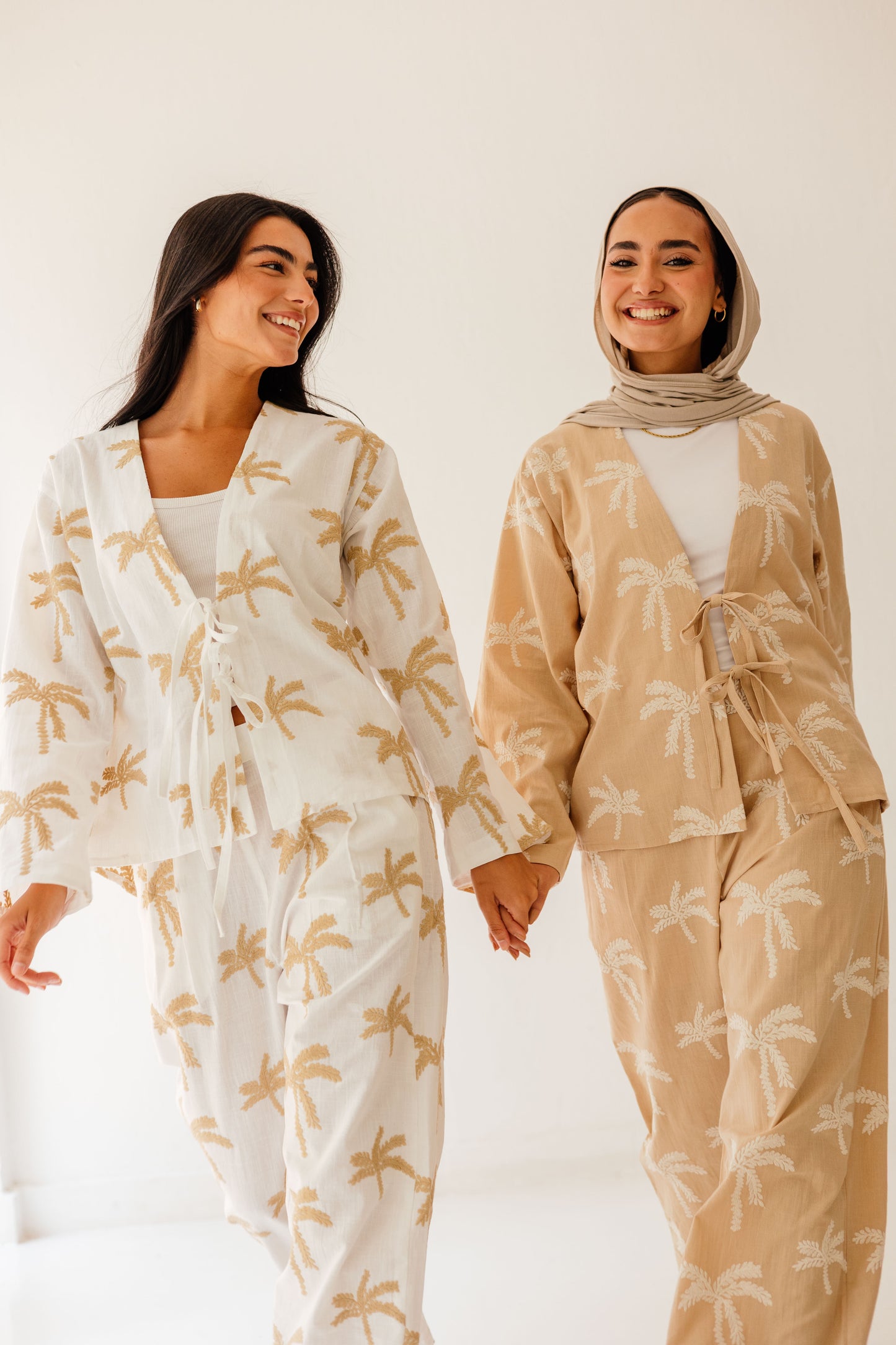 Palma Embroidery Set in White
