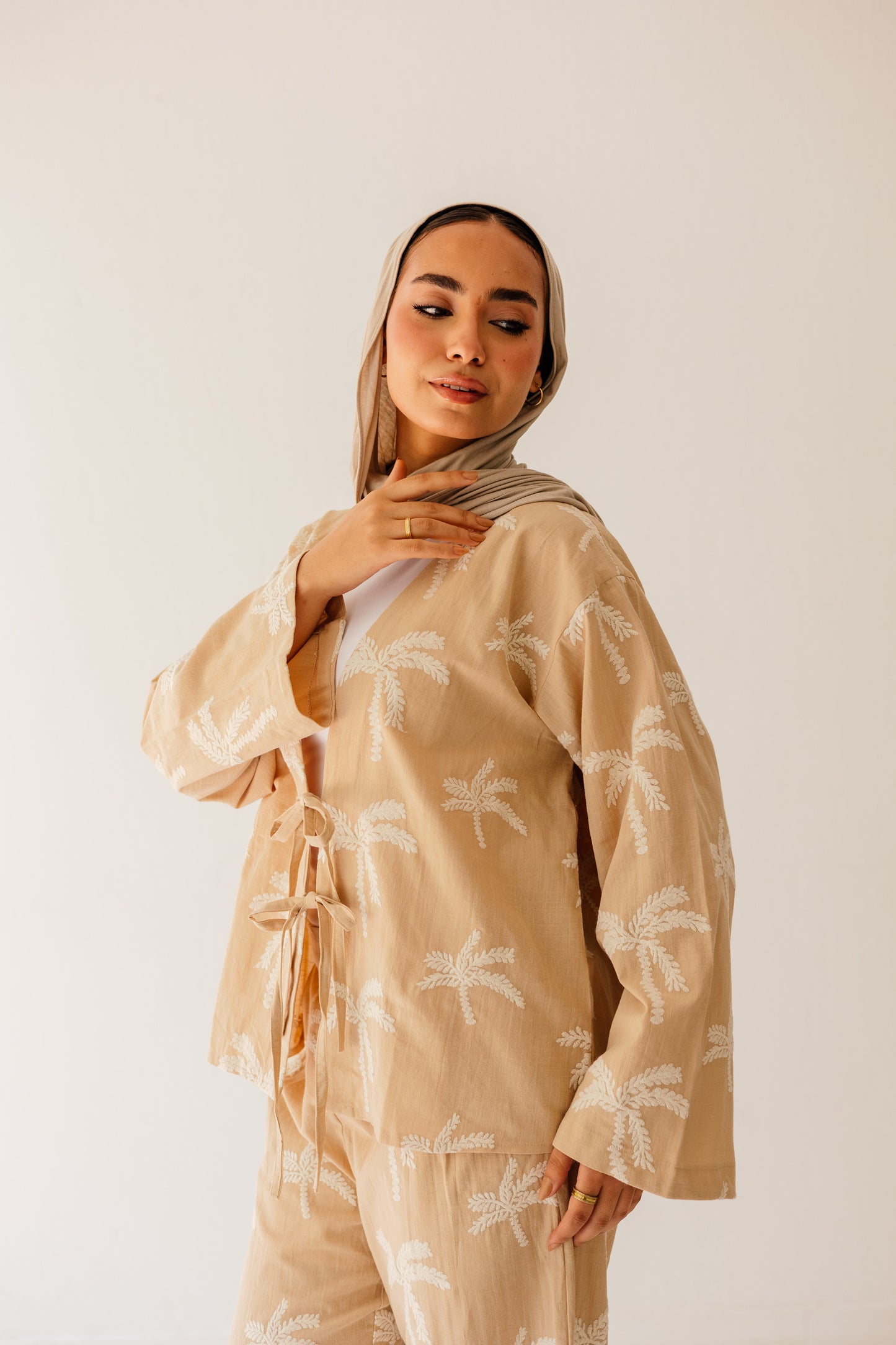 Palma Embroidery Set in Beige