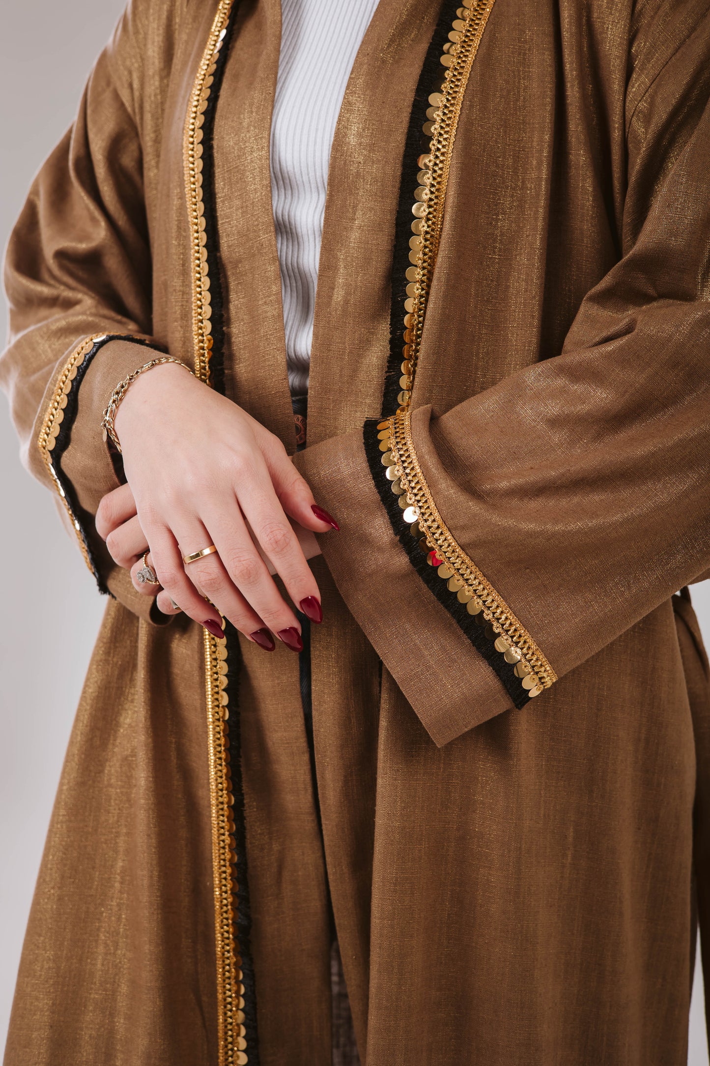 Sahar Kaftan in Bronze