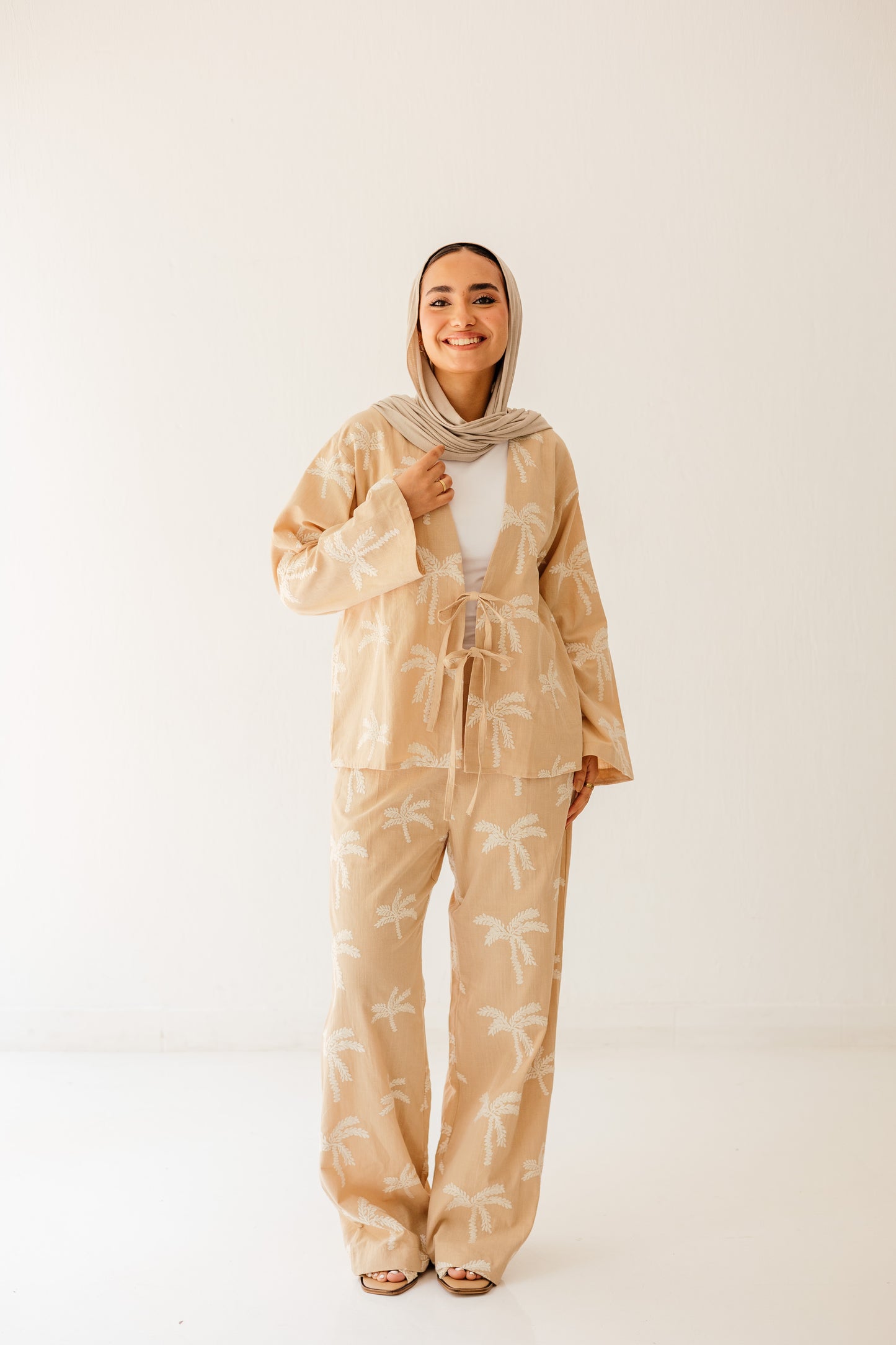 Palma Embroidery Set in Beige