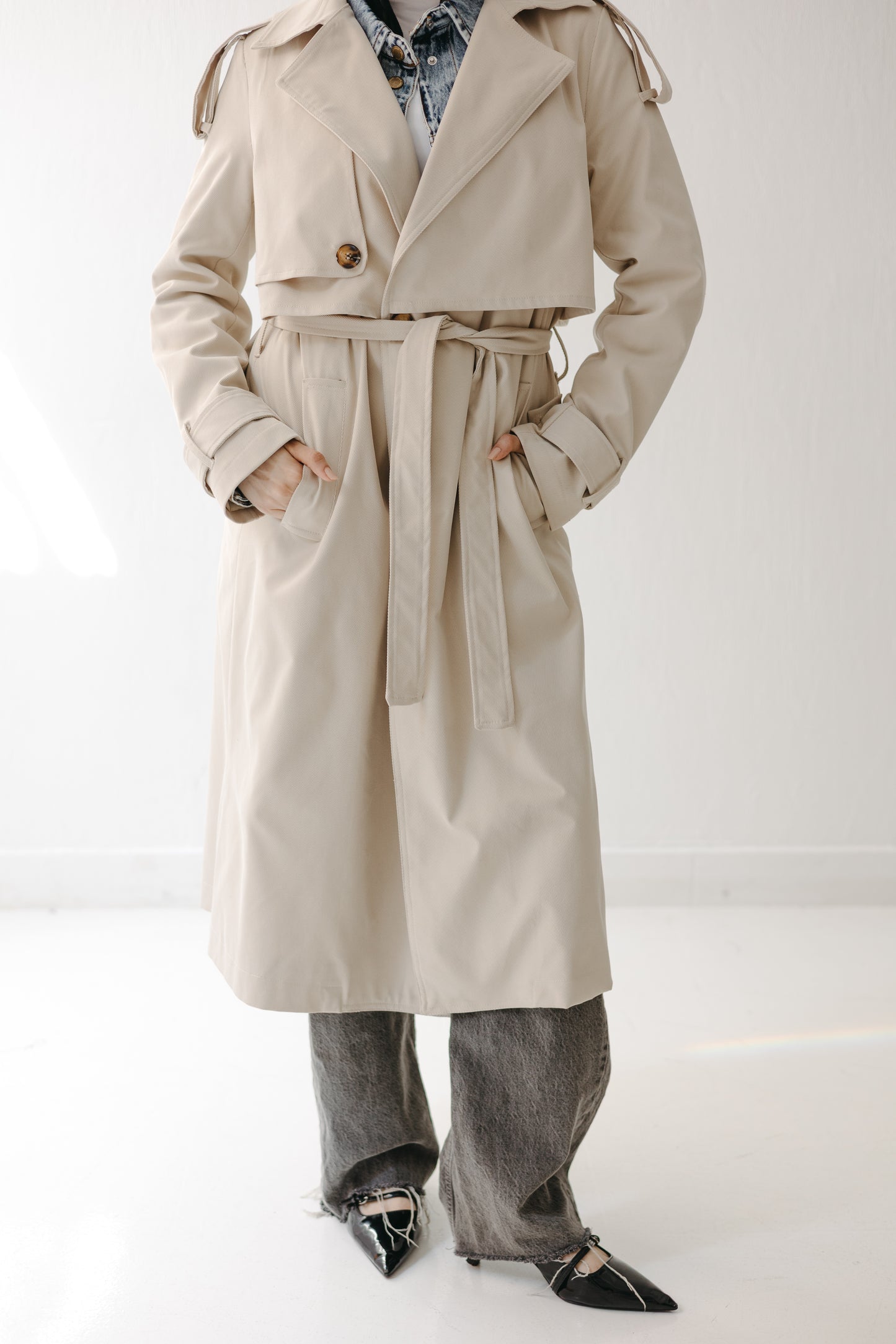 The Classic Edit Trench in Sand