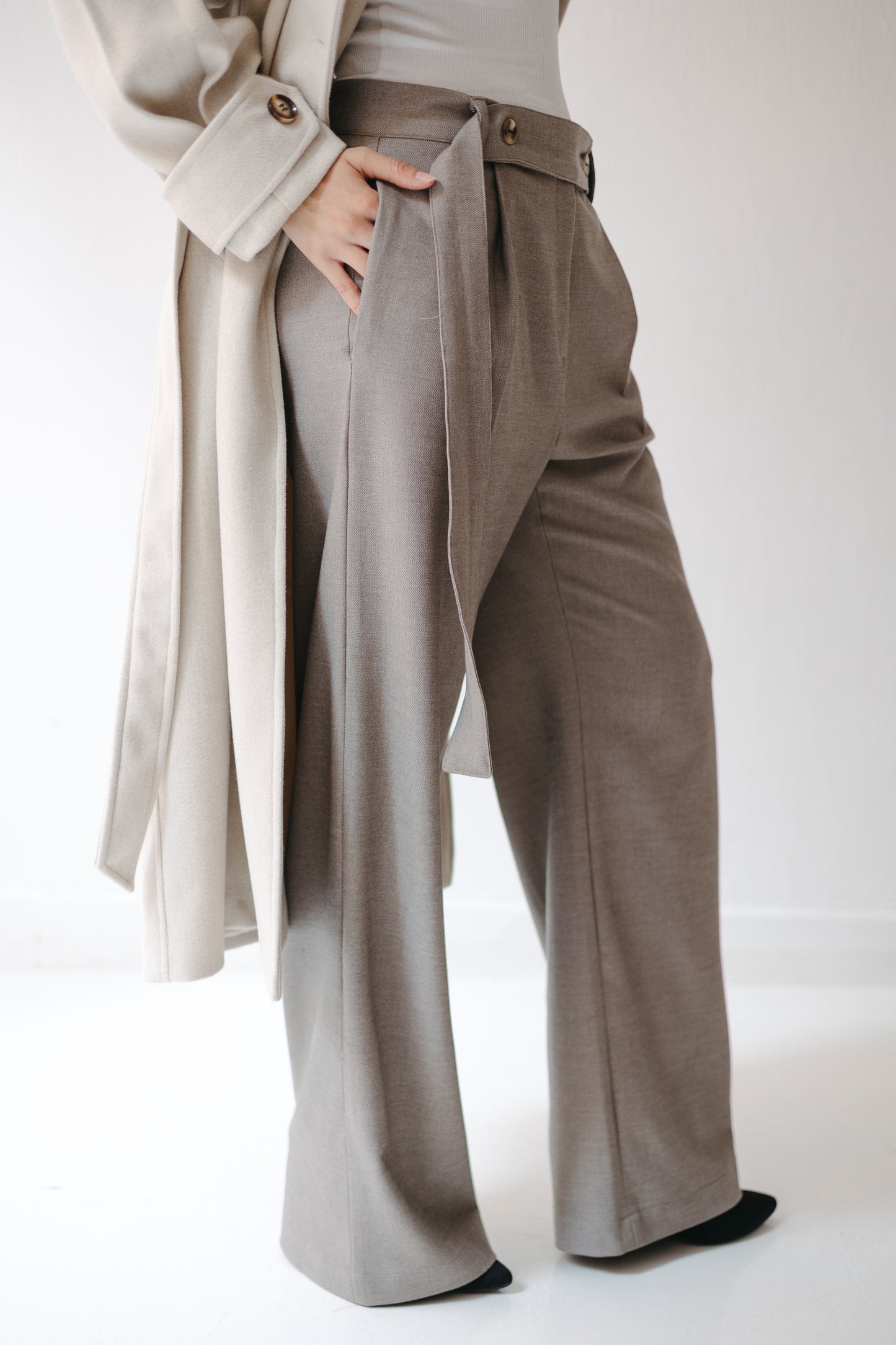 The Form Trousers in Stone