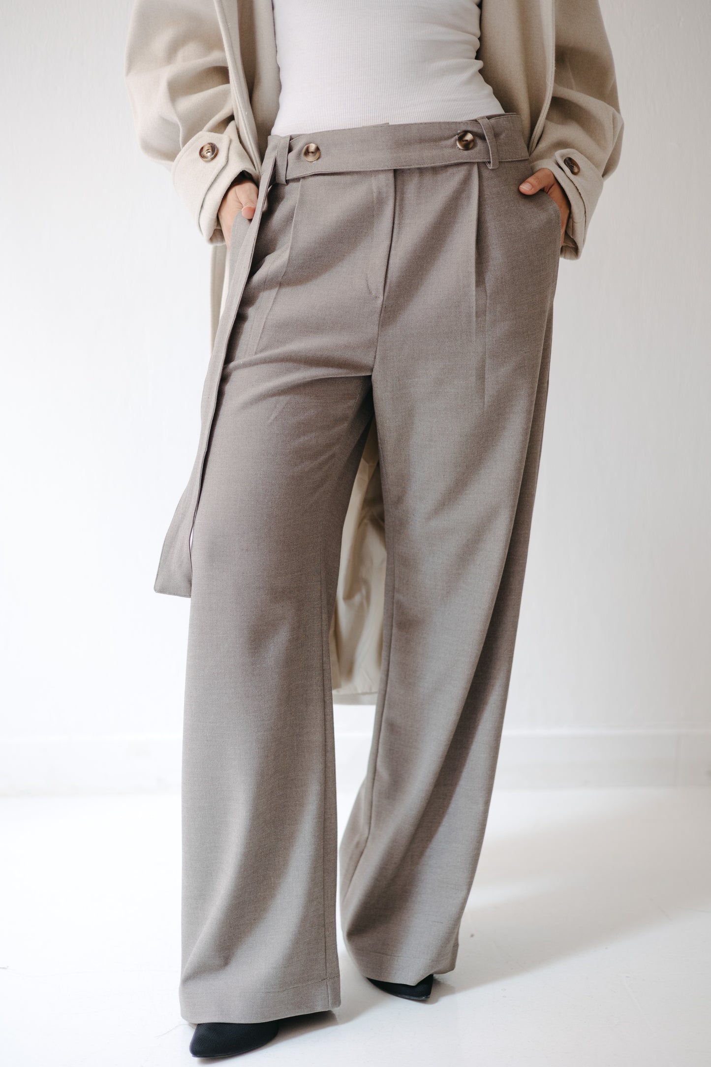 The Form Trousers in Stone