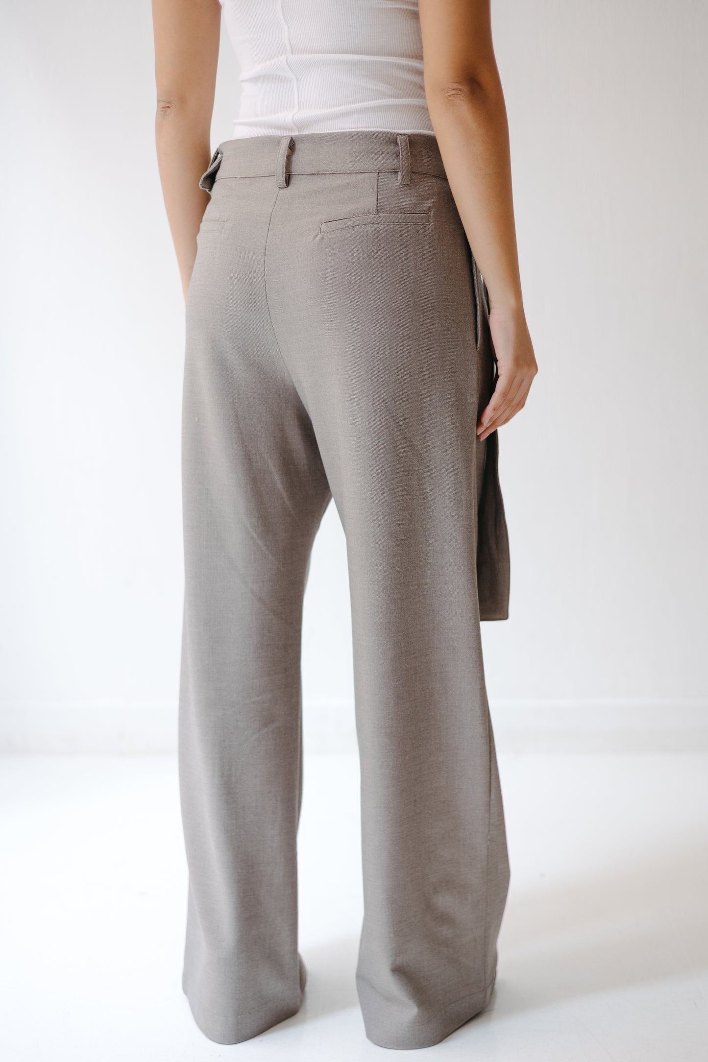 The Form Trousers in Stone