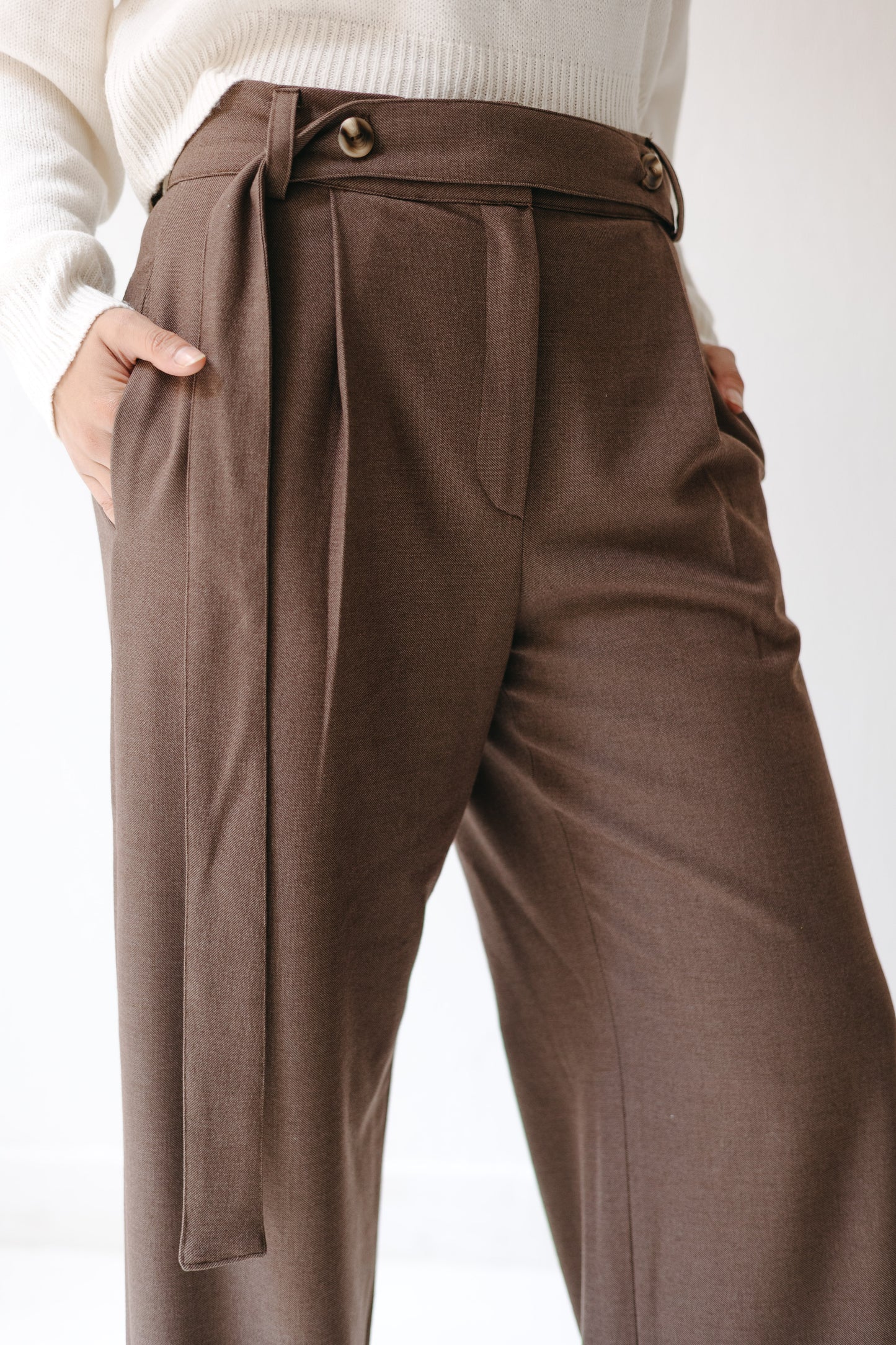 The Form Trousers in Mocha