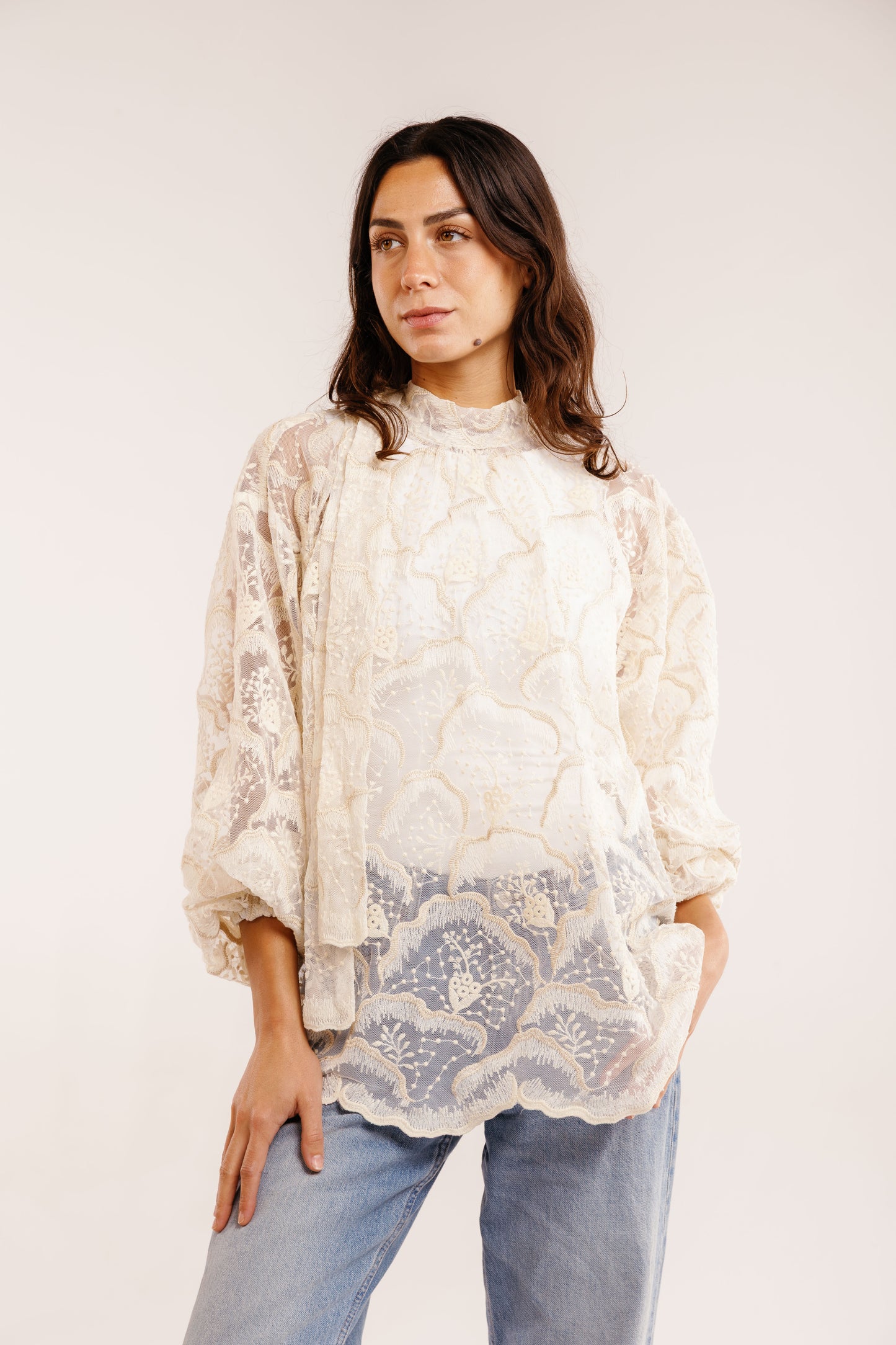 Éclat Embroidery Blouse