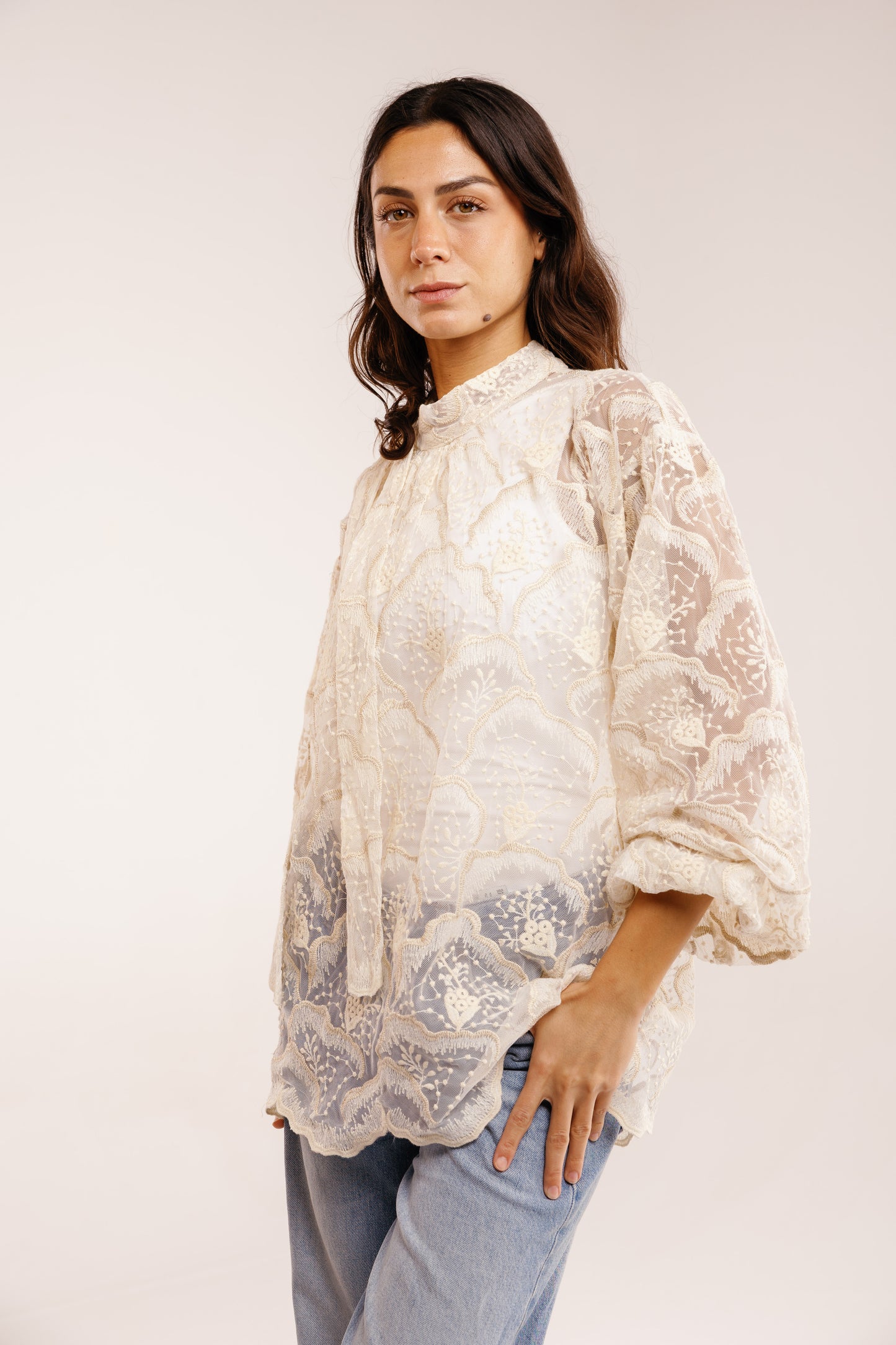 Éclat Embroidery Blouse