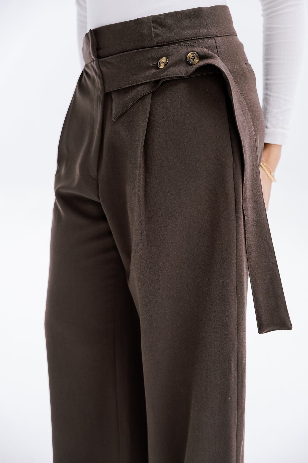 The Tailored Trousers in Brown