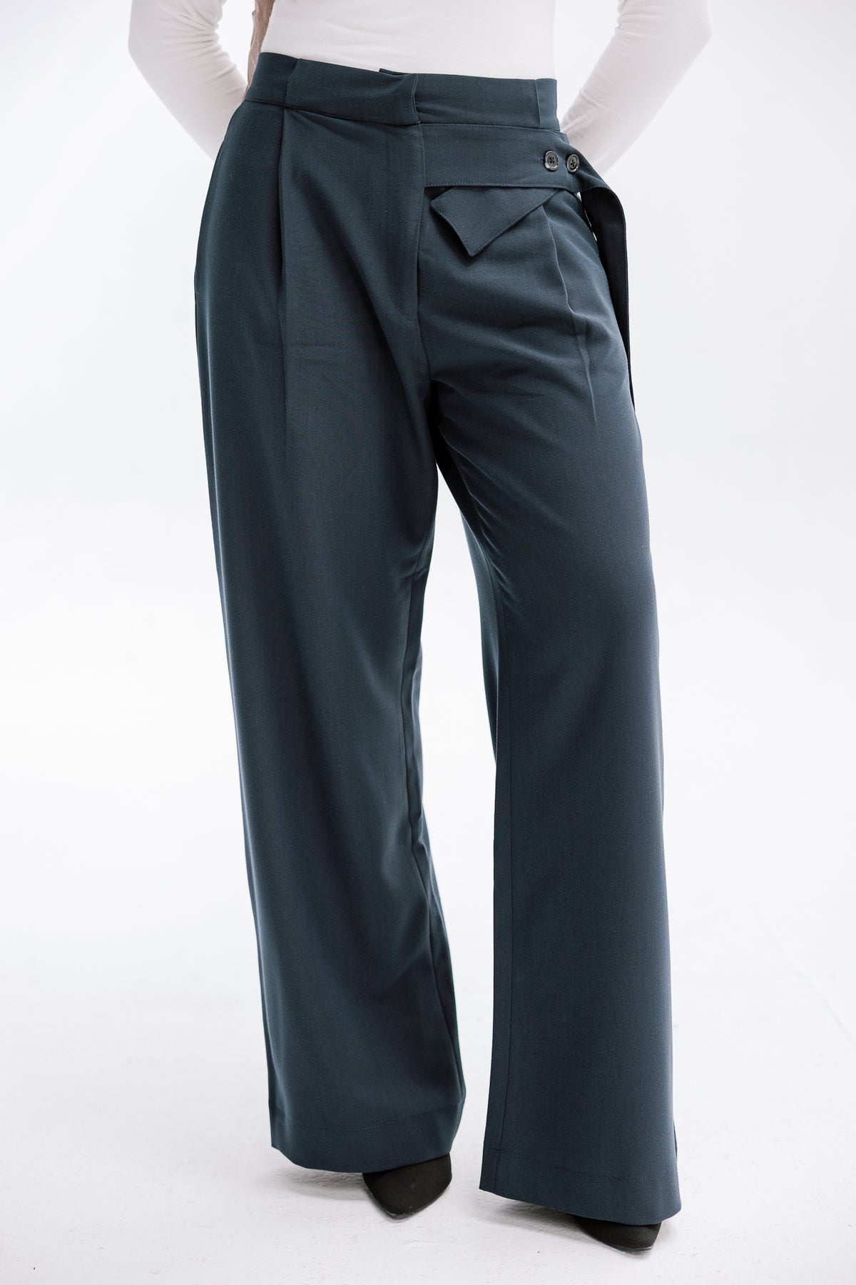 The Tailored Trousers in Navy
