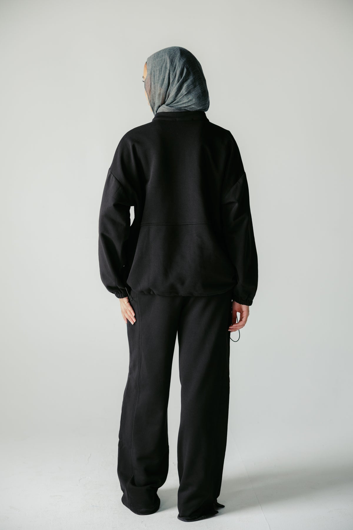 The Cloud Set in Black